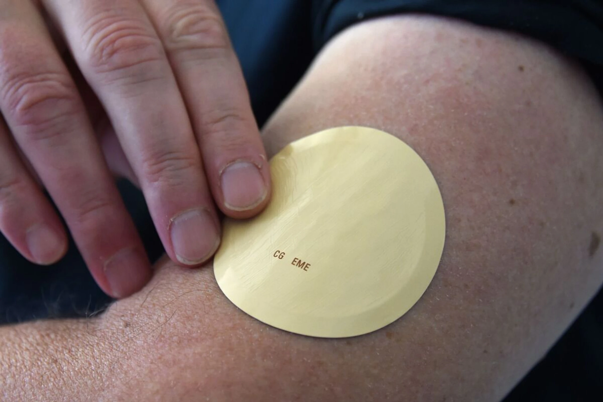 ++ ARCHIVBILD ++ Wirkstoffpflaster geben Medikamente über die Haut ins Blut ab