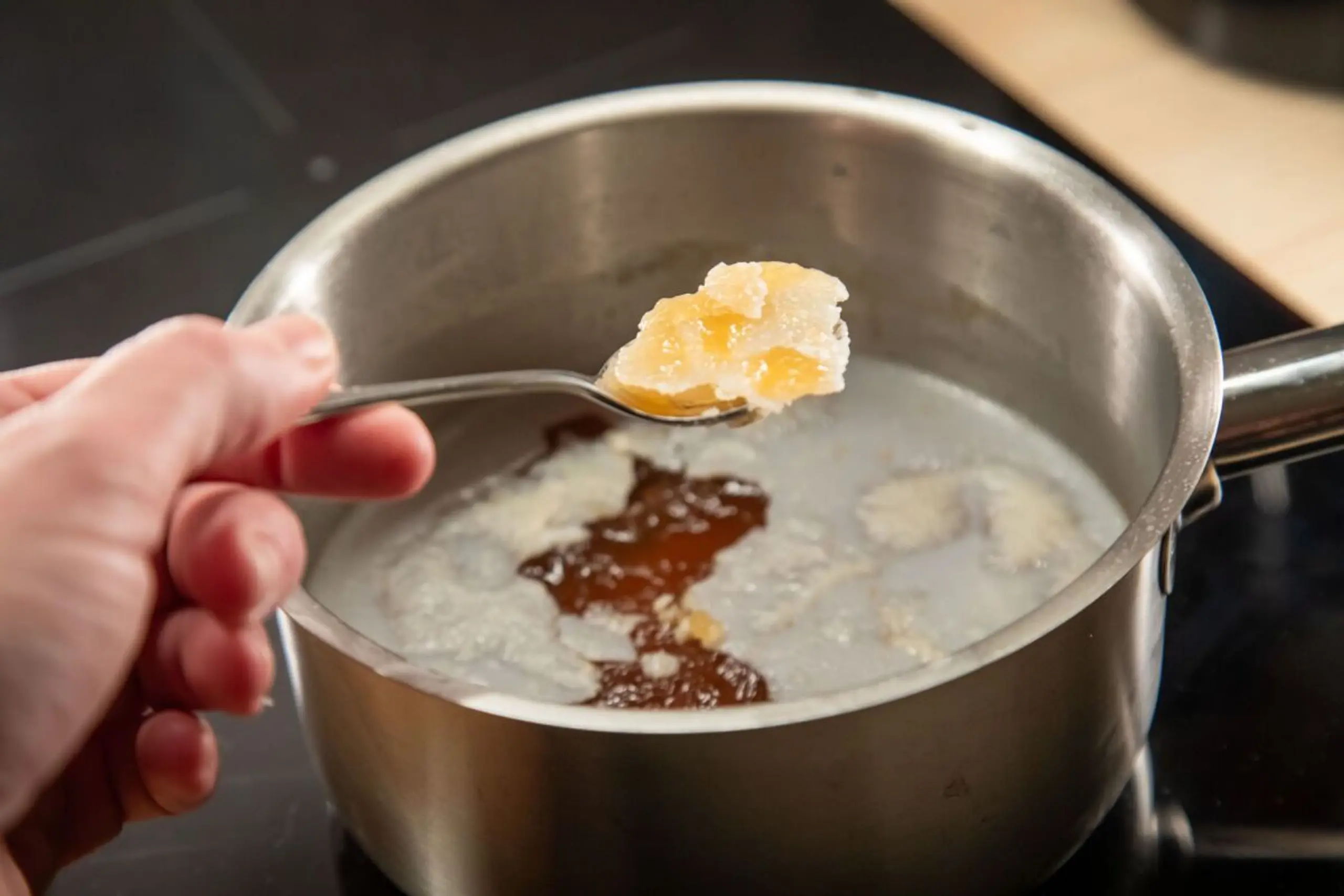 Gute Alternative: Suppe abkühlen lassen und das Fett abnehmen