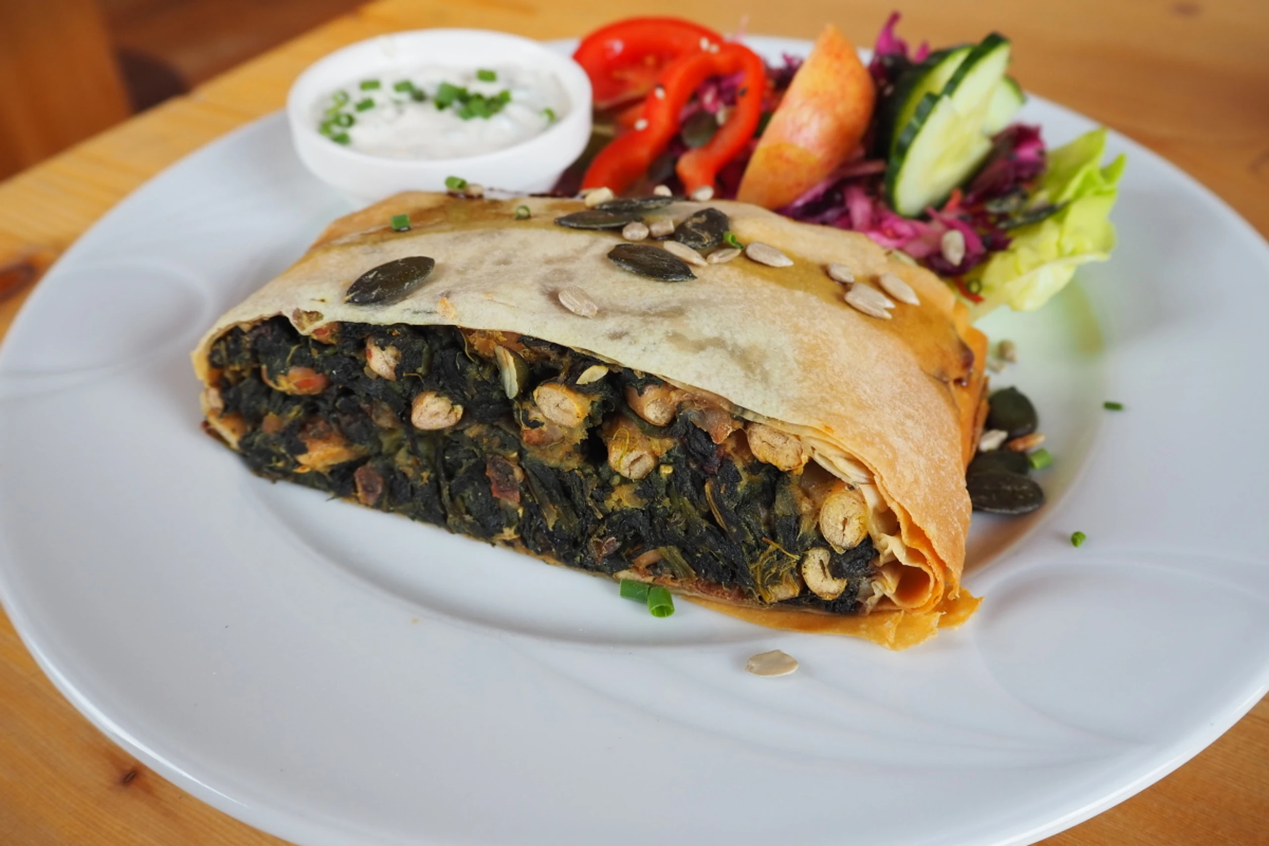 Spinatstrudel auf vegan-vegetarischer Alpenvereinshütte (Archiv)