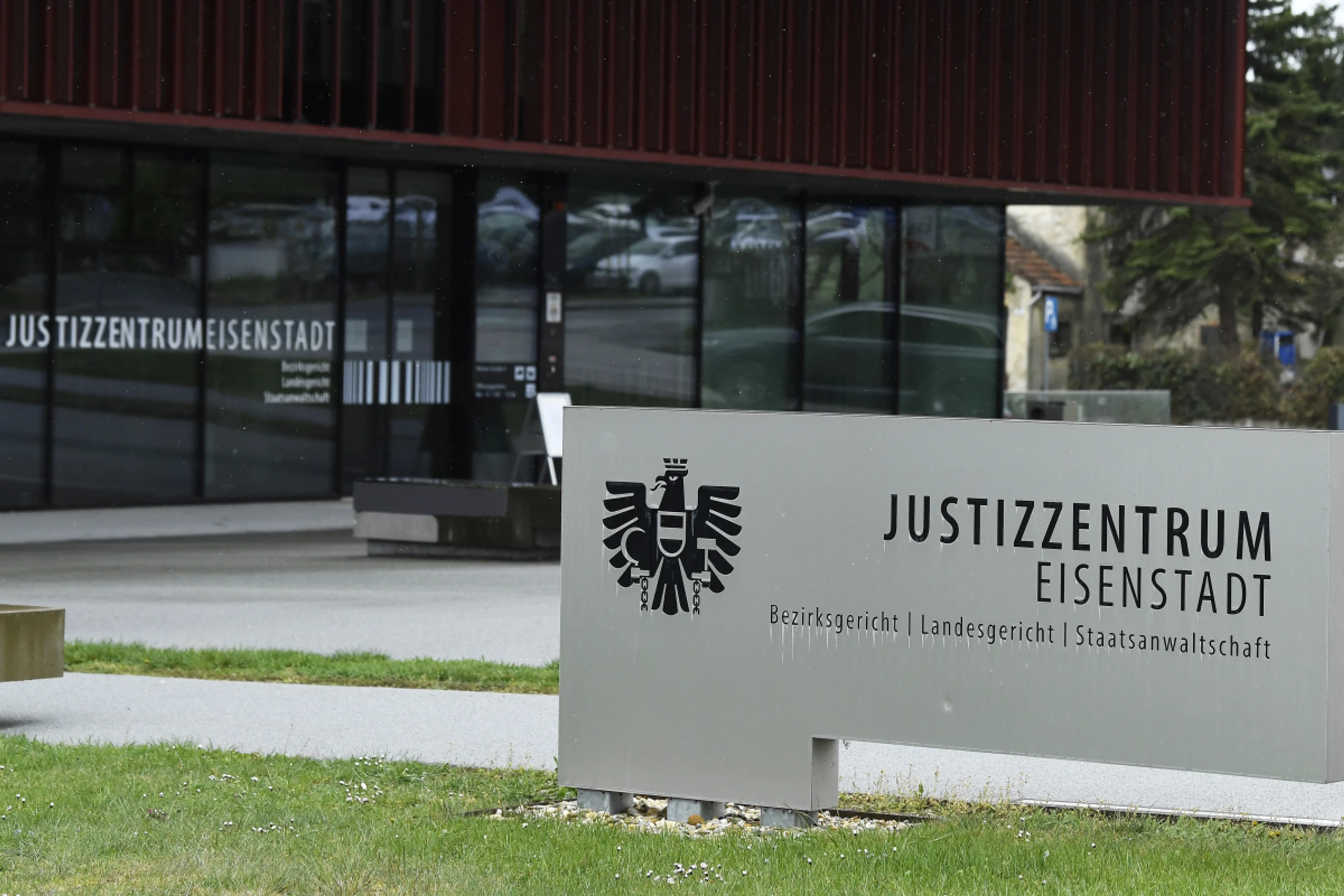 Angeklagte legten vor Gericht - teilweise - Geständnisse ab