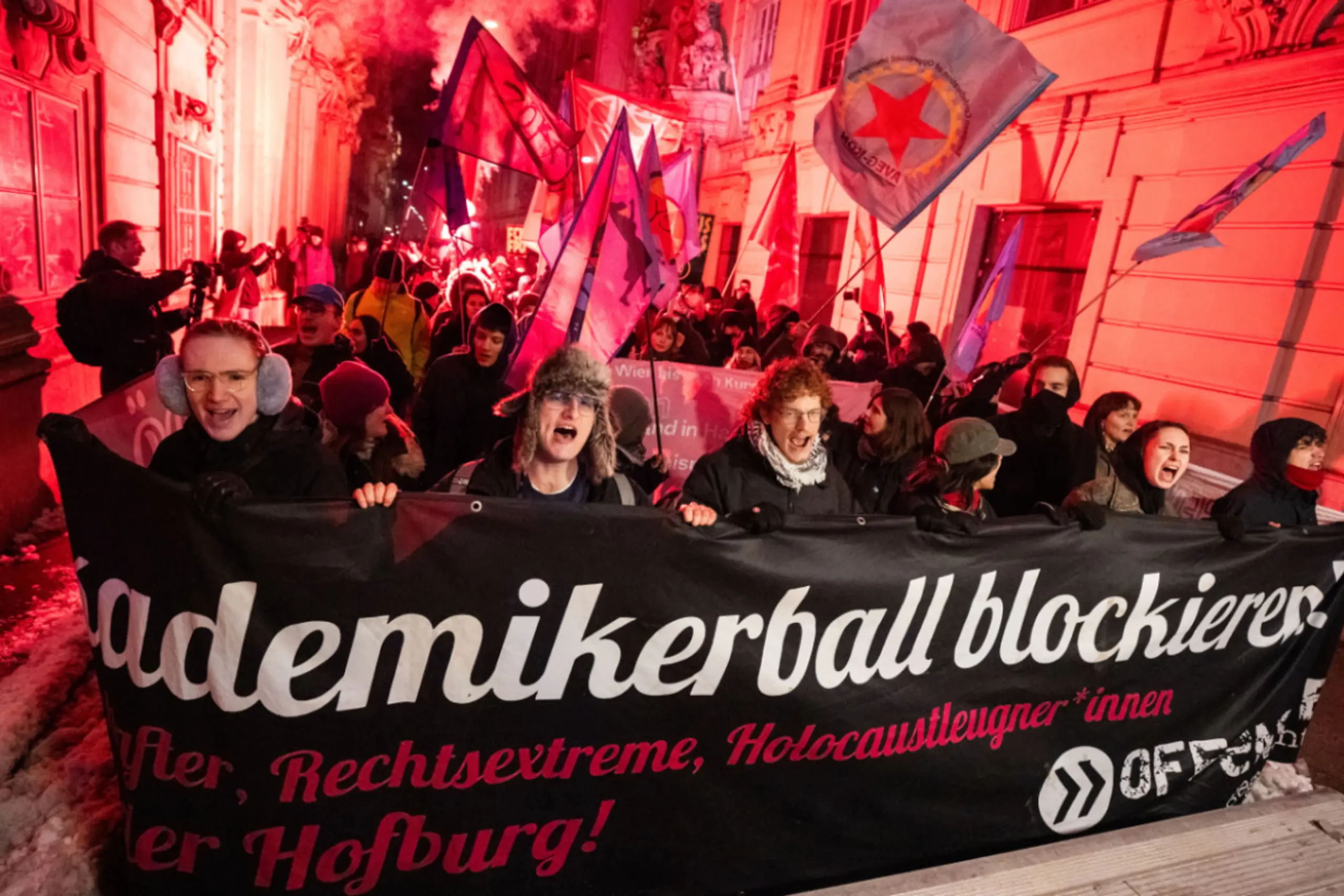 Demonstranten gegen den Akademikerball in der Wiener Innenstadt