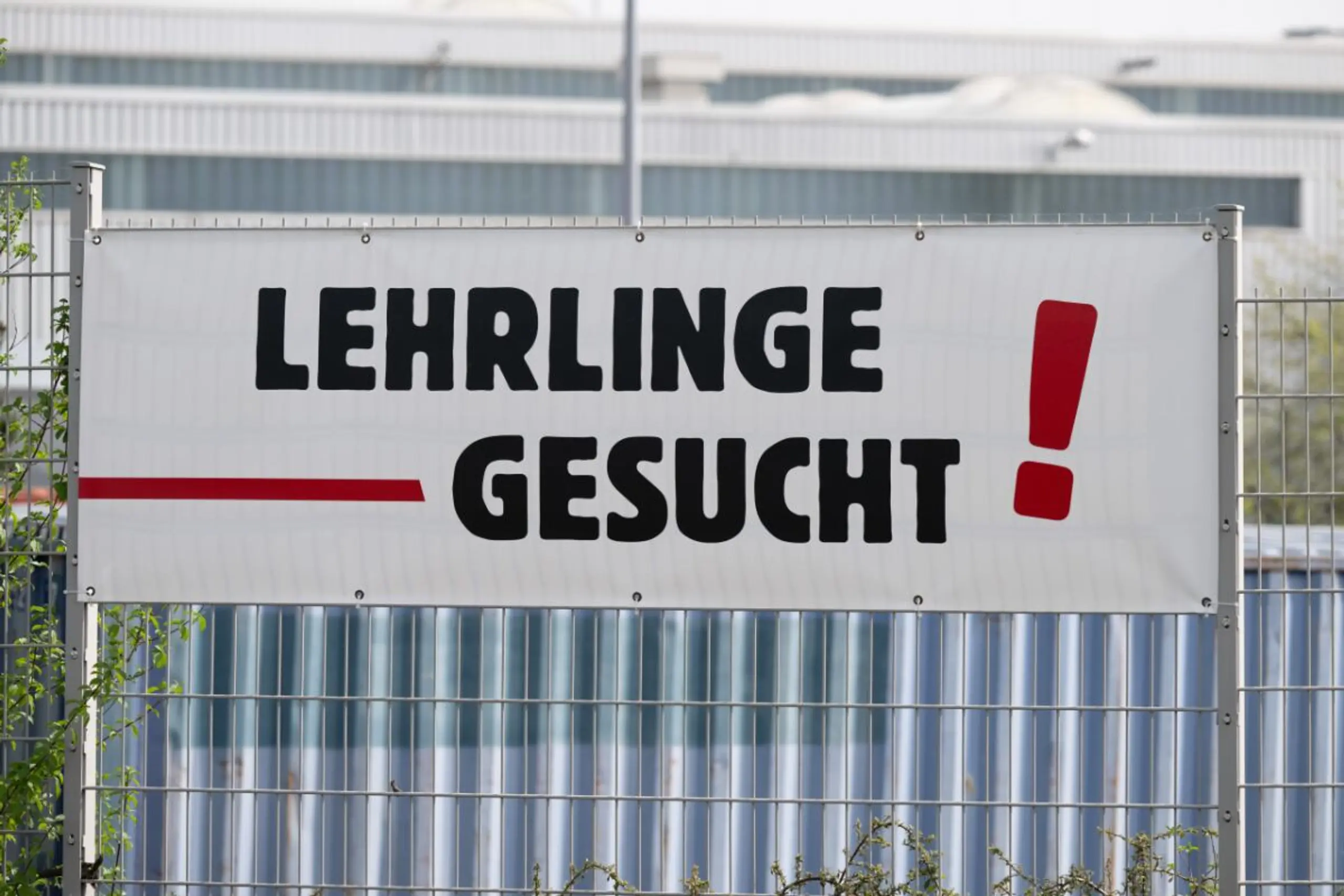 AK und ÖGB finden, Unternehmen könnten sich mehr um Lehrlinge bemühen