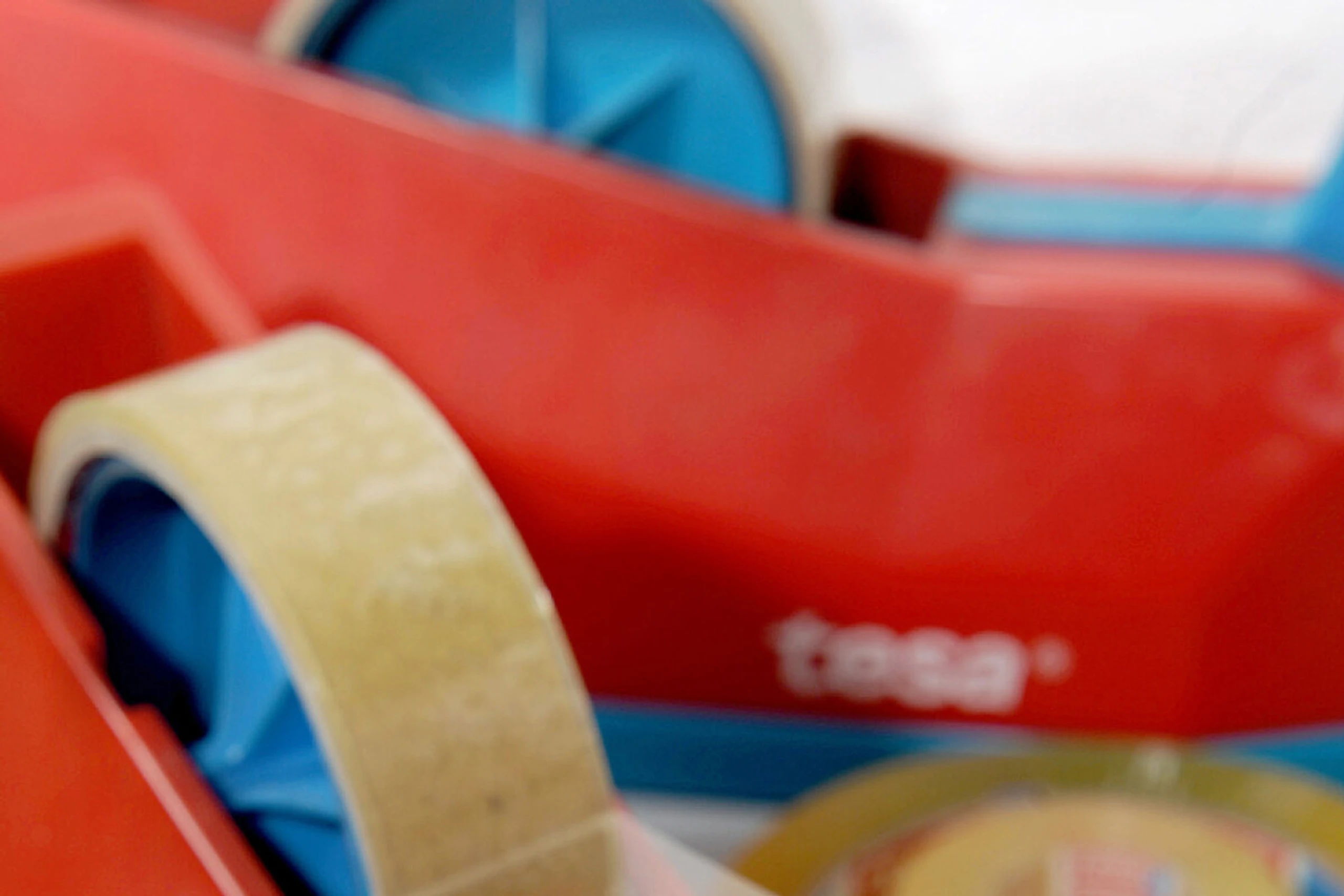 Ursache des Kreischens eines Klebebandes erforscht