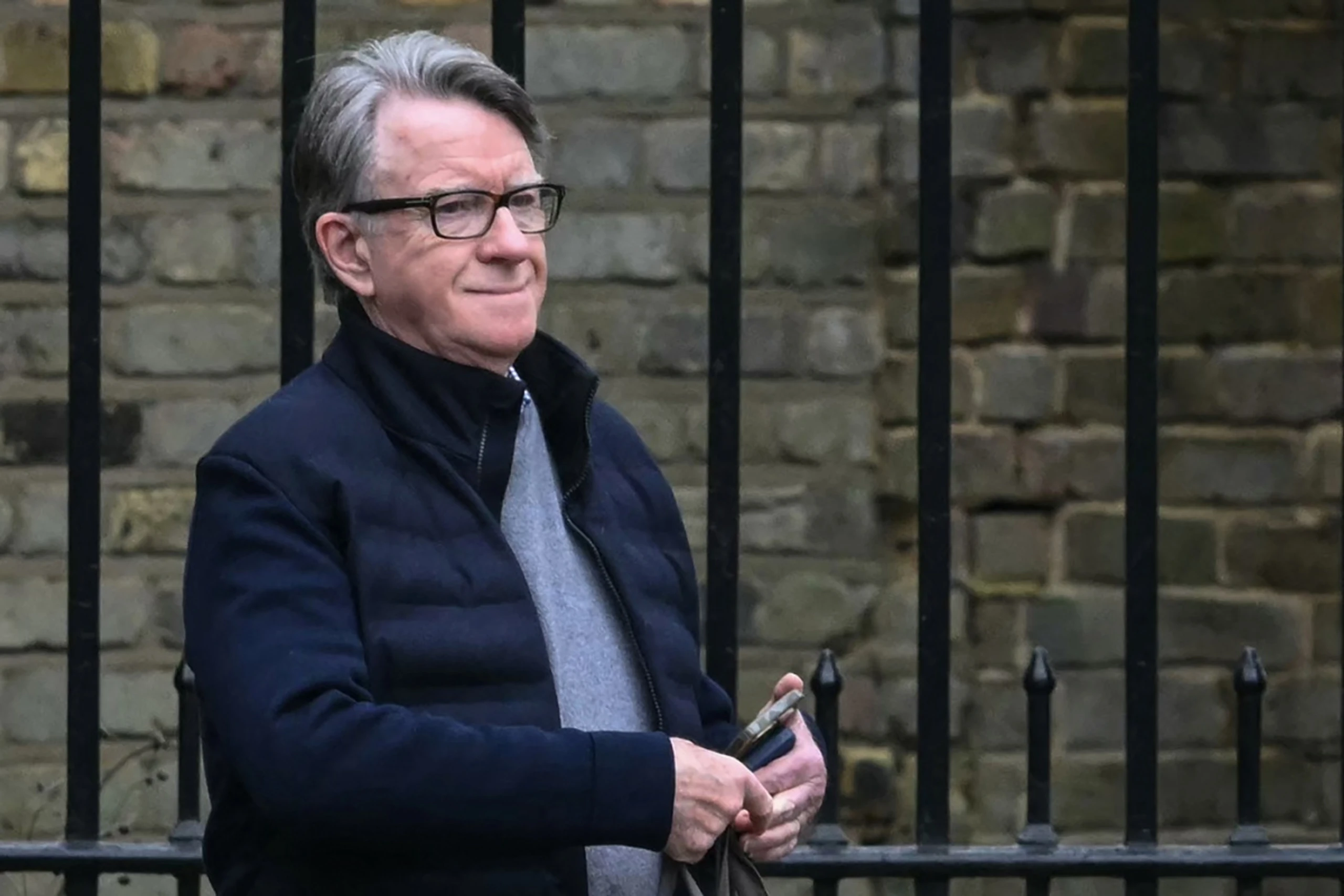 Mandelson muss seine Beziehung zu Epstein erklären