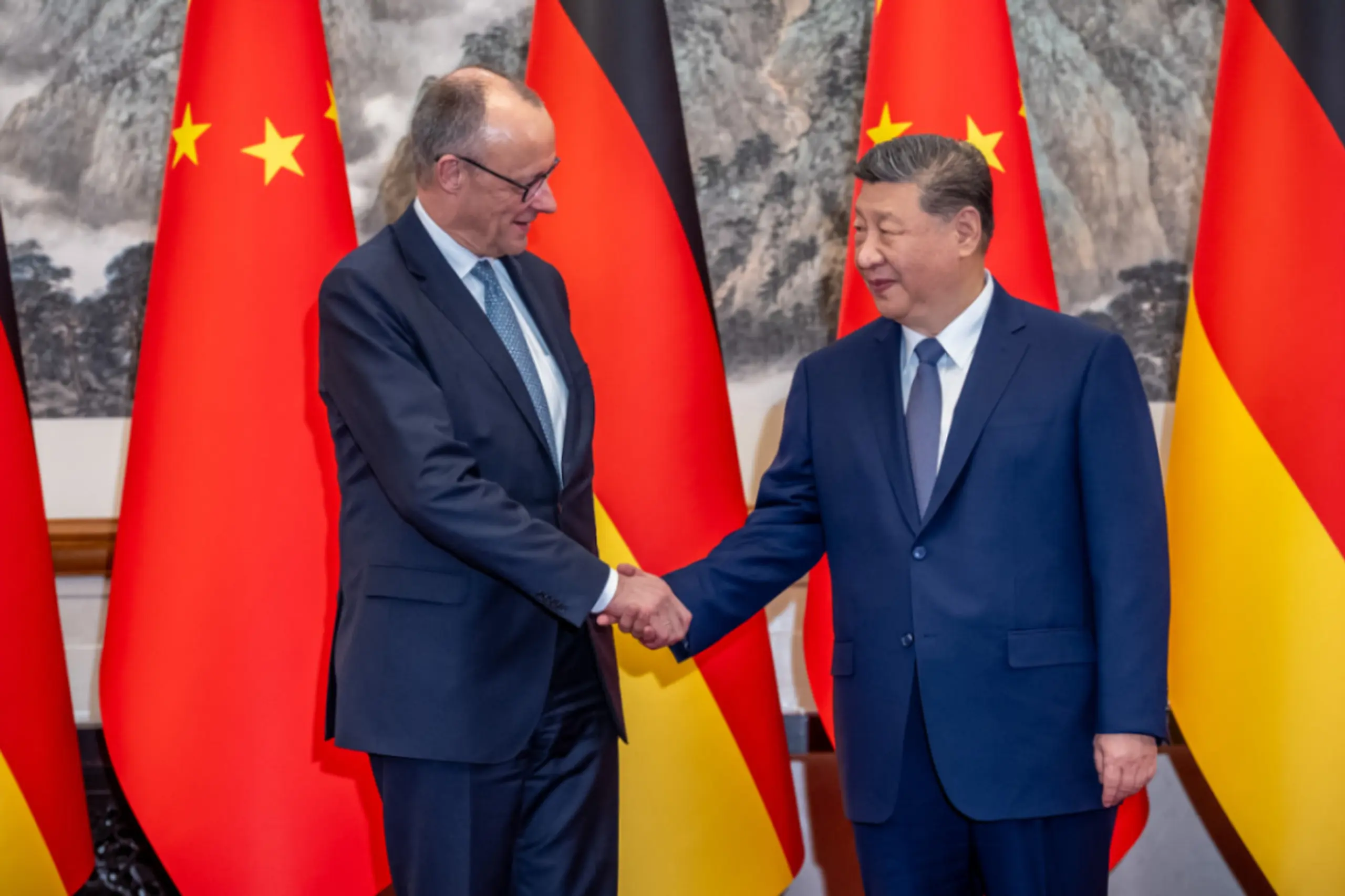 Deutscher Kanzler Merz und Chinas Präsident Xi in Peking