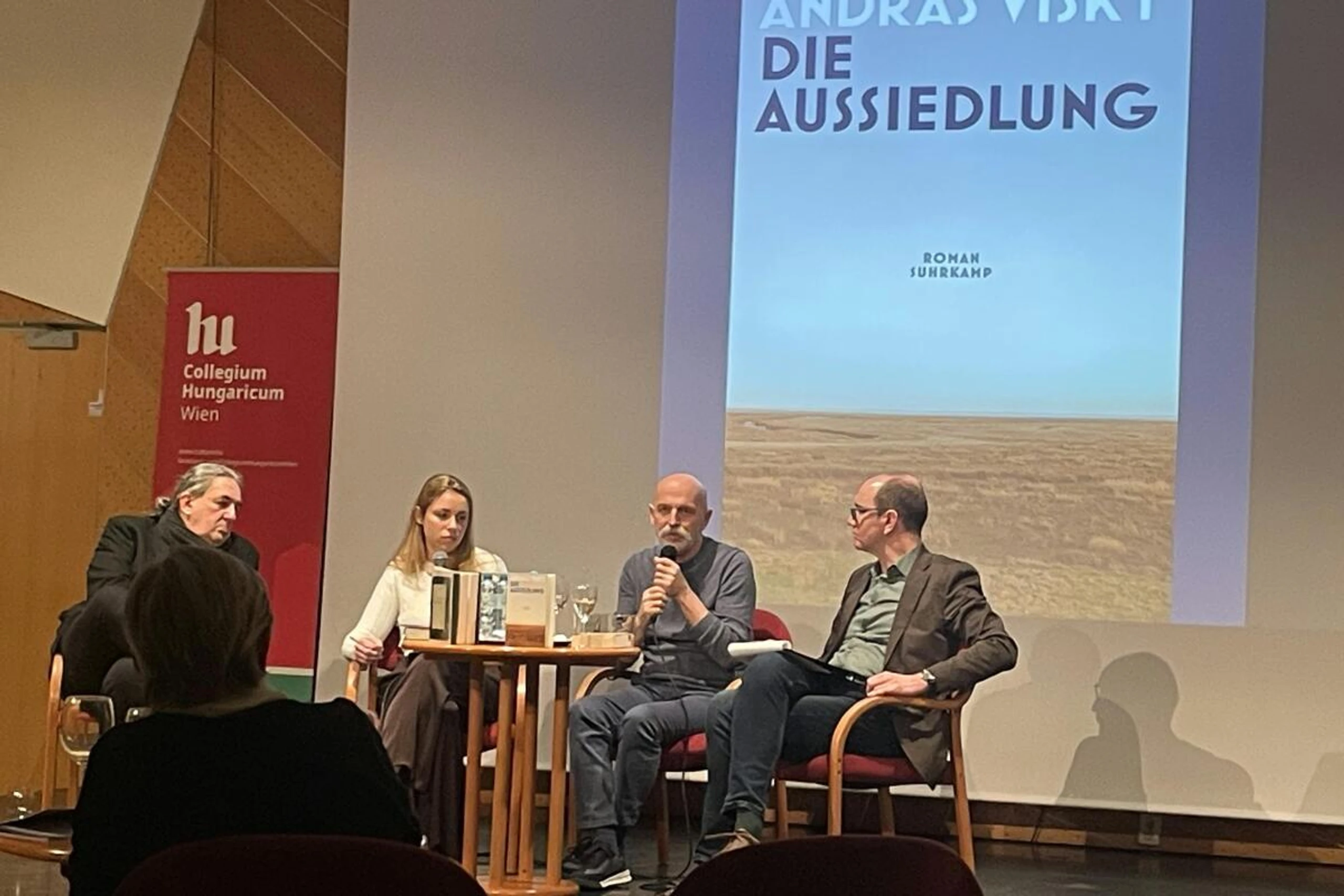 Michael Stiller, Dolmetscherin Zsófia Fónagy, András Visky, Márton Méhes (v.l.)