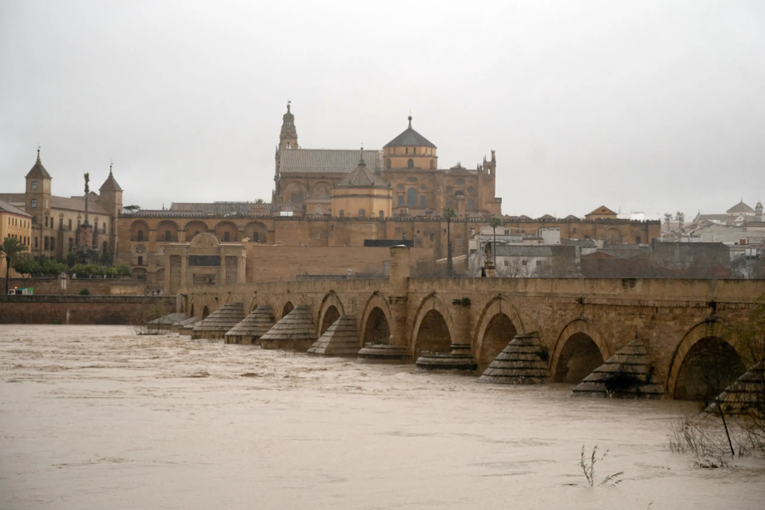 Hochwasser am Guadalquivir in Cordoba