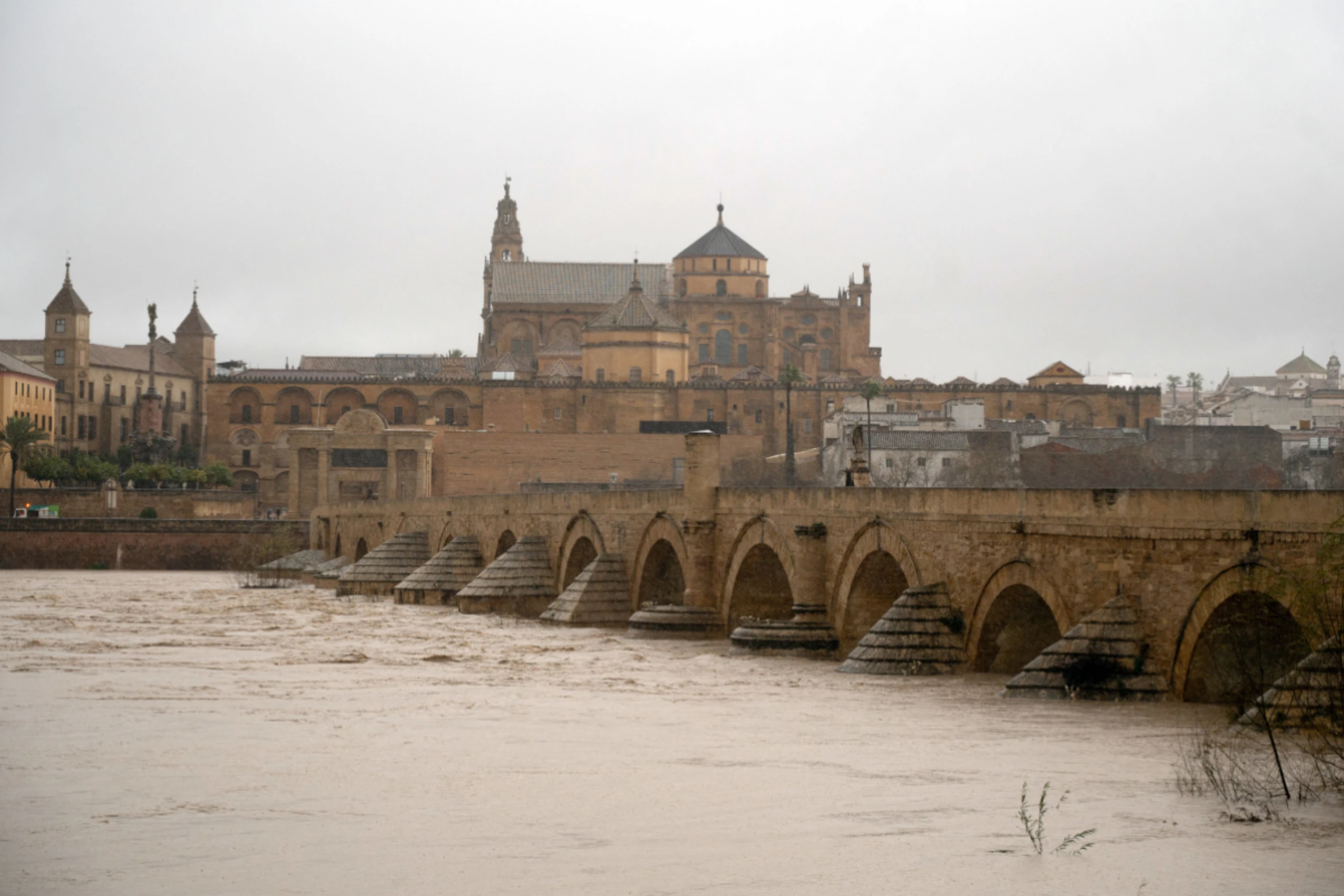 Hochwasser am Guadalquivir in Cordoba