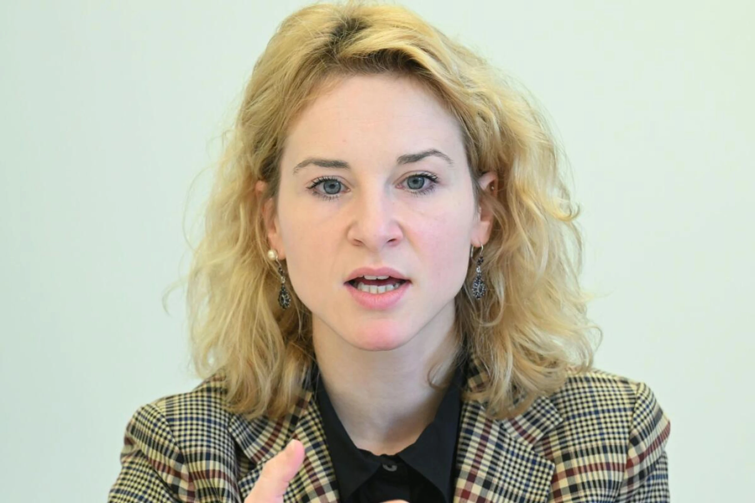 Holzleitner setzt bei Gender Pay Gap auf Lohntransparenz