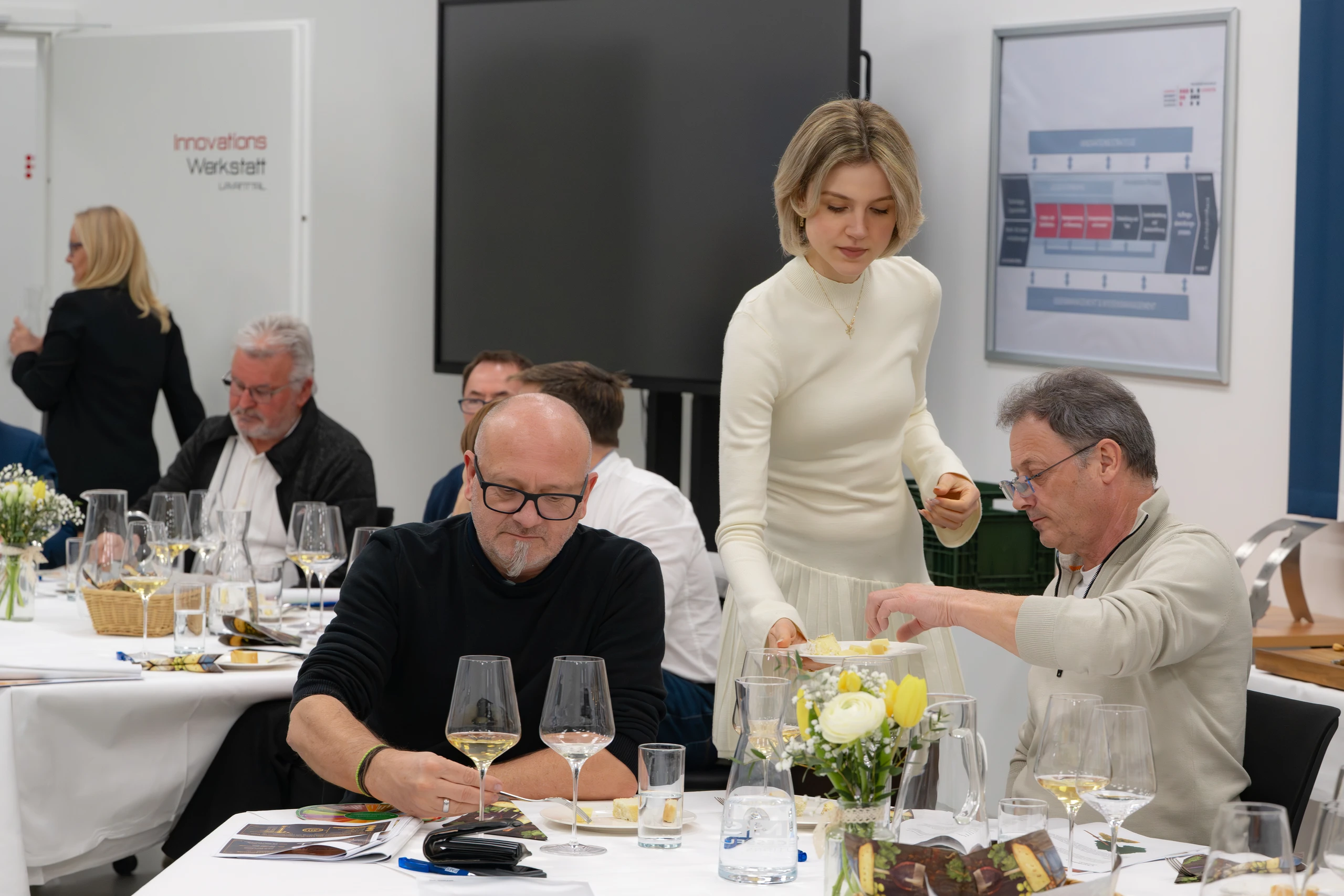 PMS Group: Netzwerktreffen mit Weinseminar