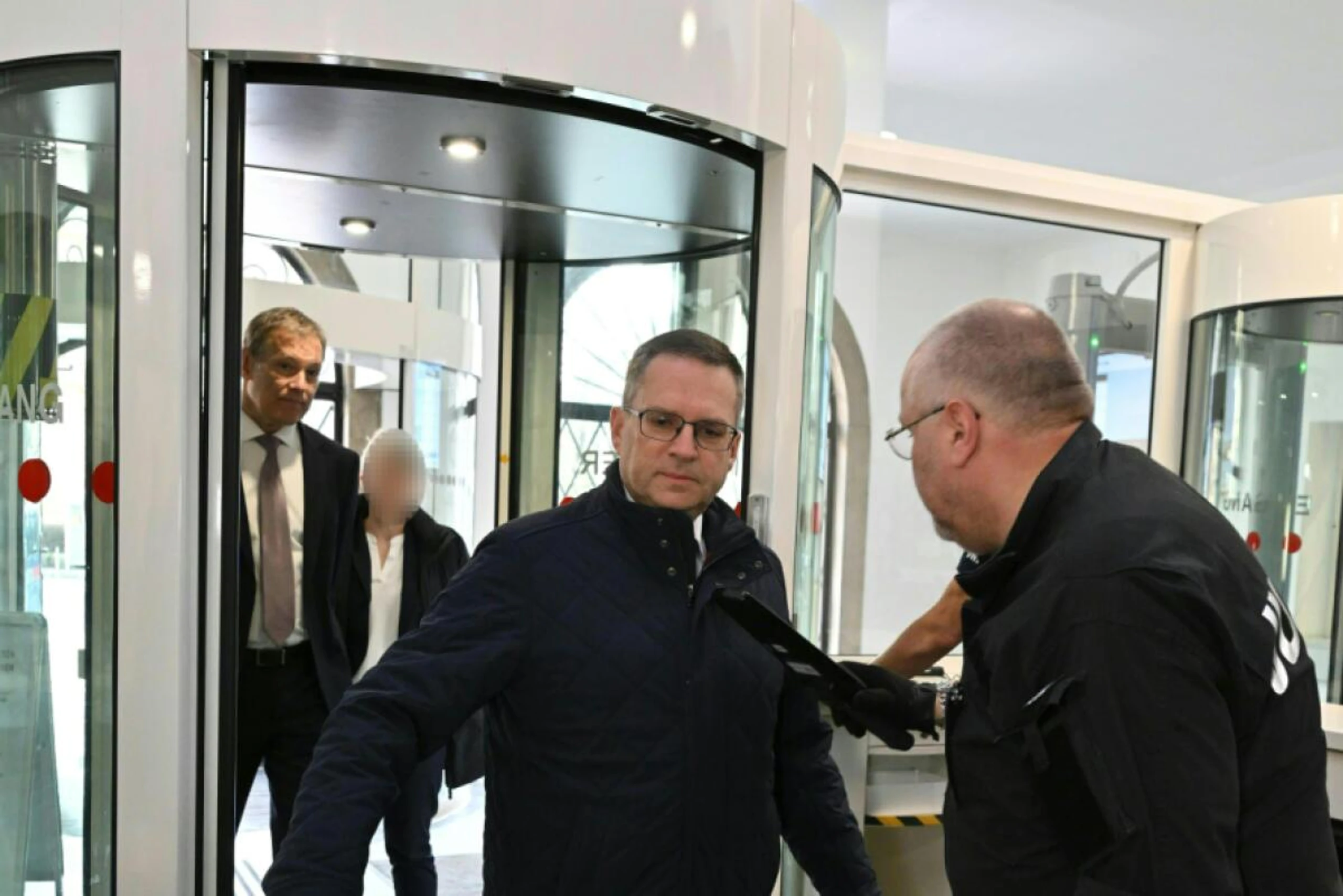 Wöginger an der Sicheheitsschleuse