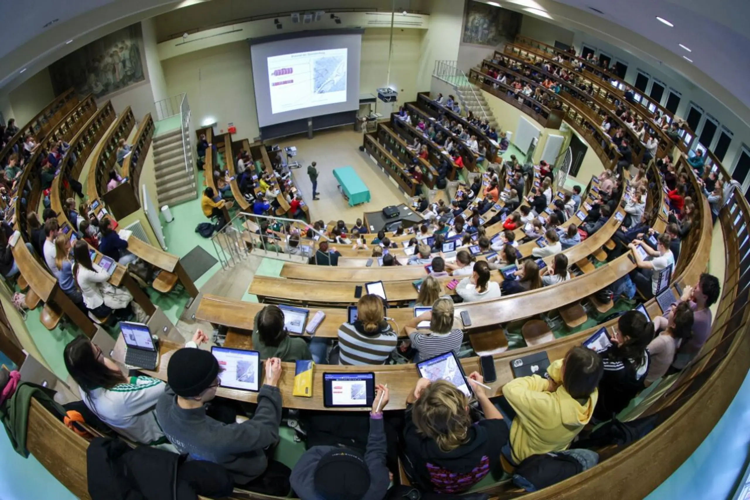 ++ ARCHIVBILD ++ Wissenschaftsjournalismus im Fokus