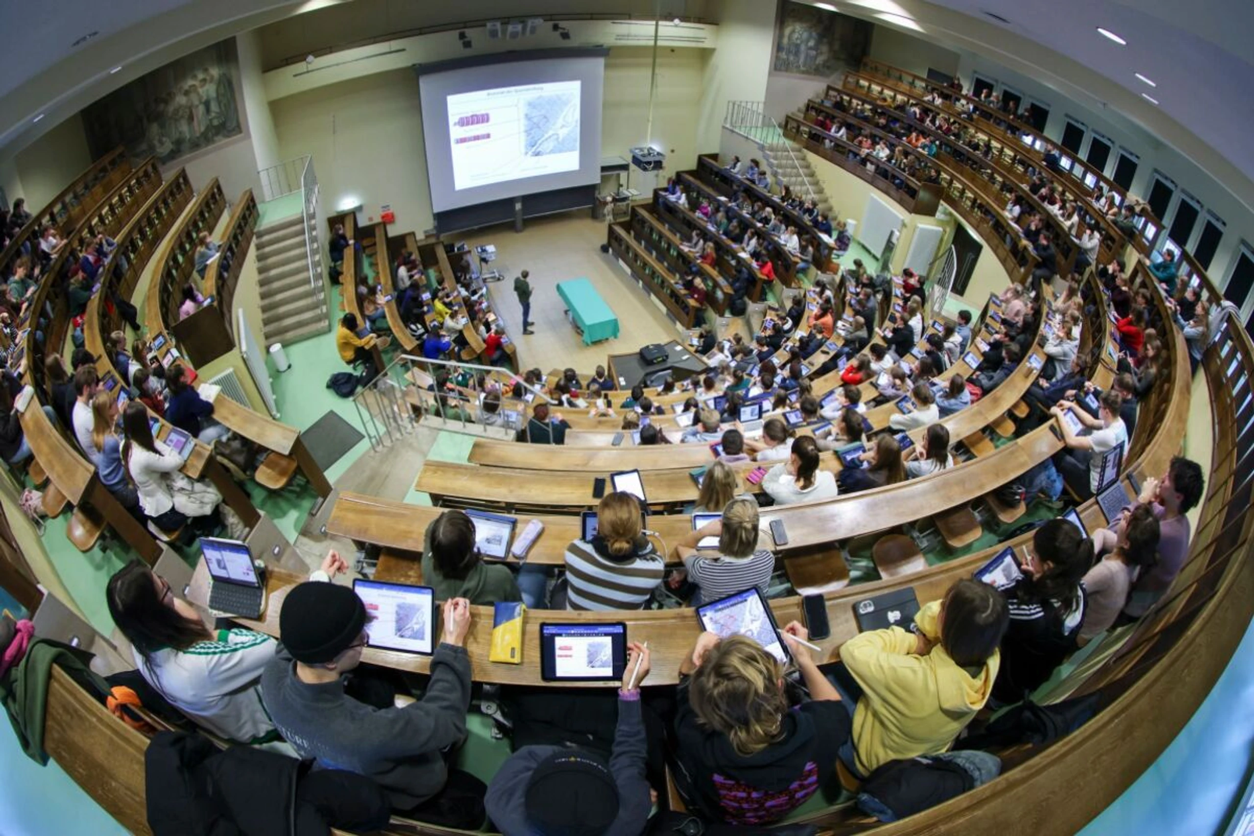 ++ ARCHIVBILD ++ Wissenschaftsjournalismus im Fokus