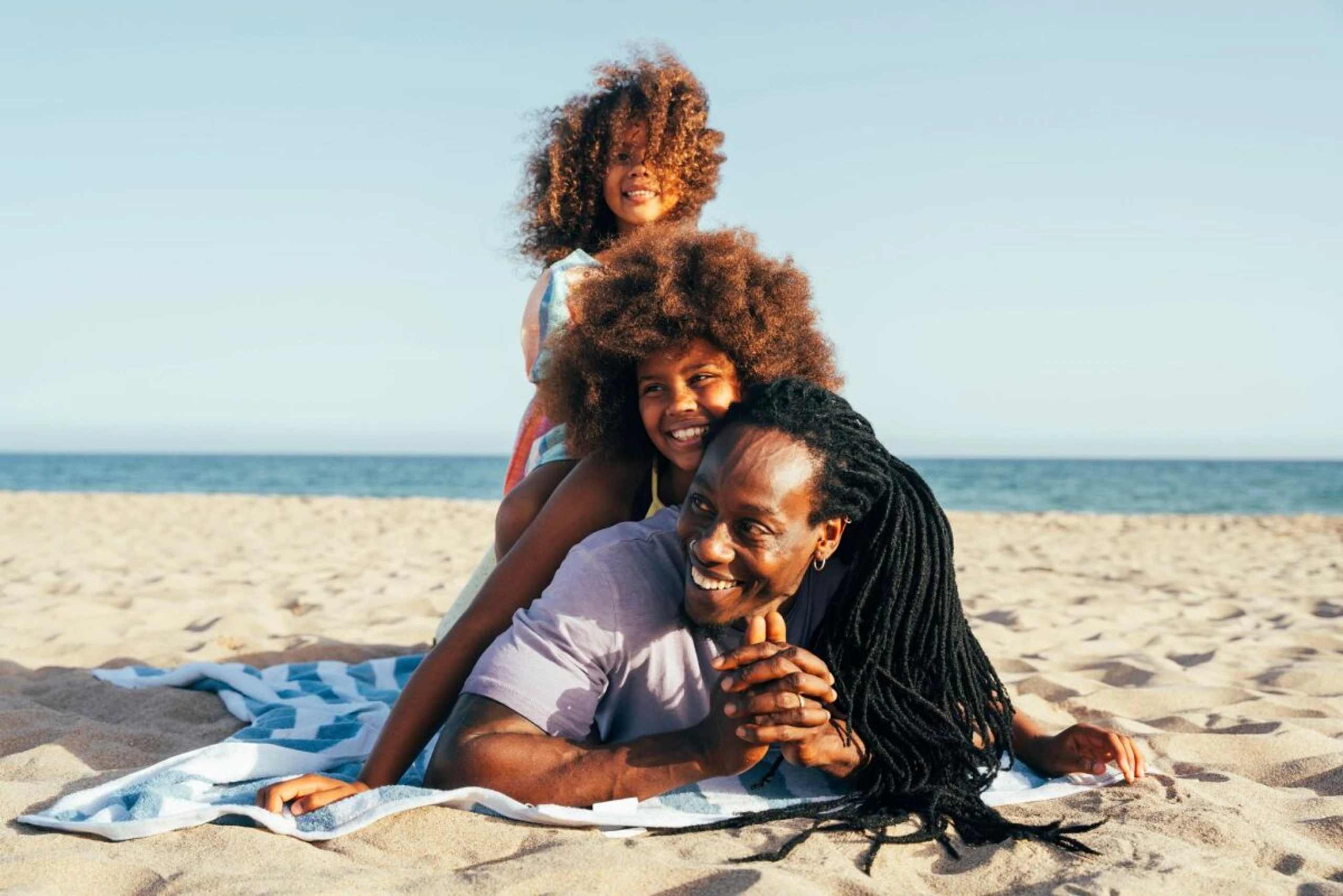 Sonne, Strand, gute Laune, Urlaub mit den Kindern kann so schön sein