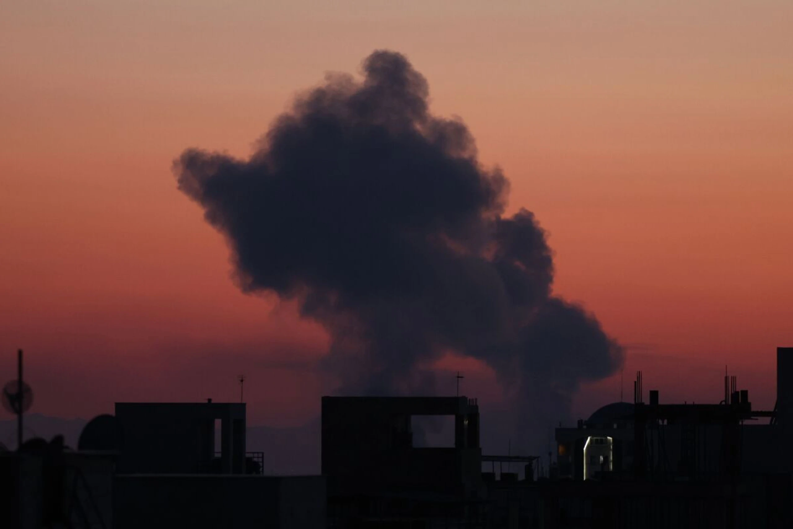 Rauchwolke über Teheran