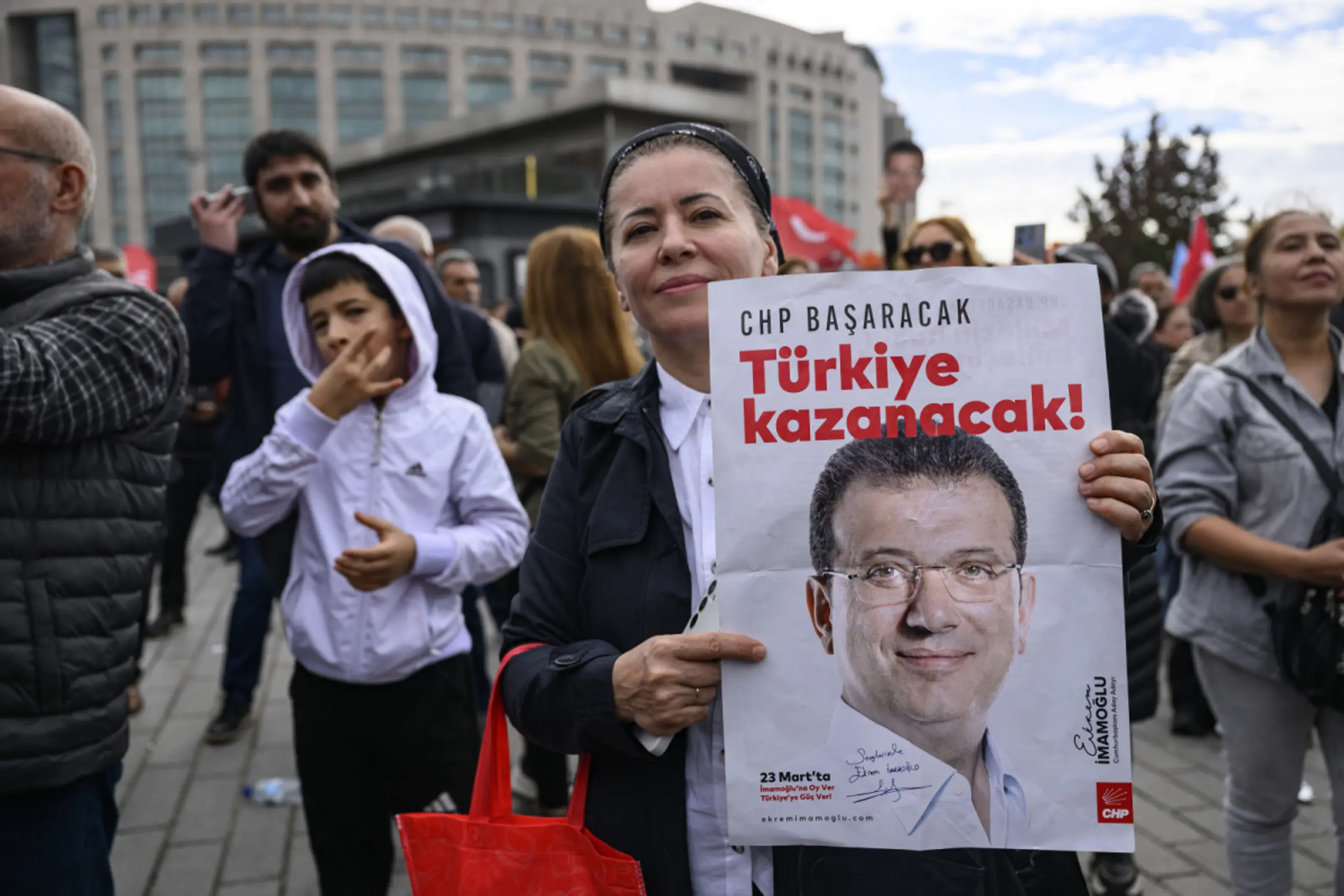 Unterstützer der Opposition prangern eine Willkürjustiz an