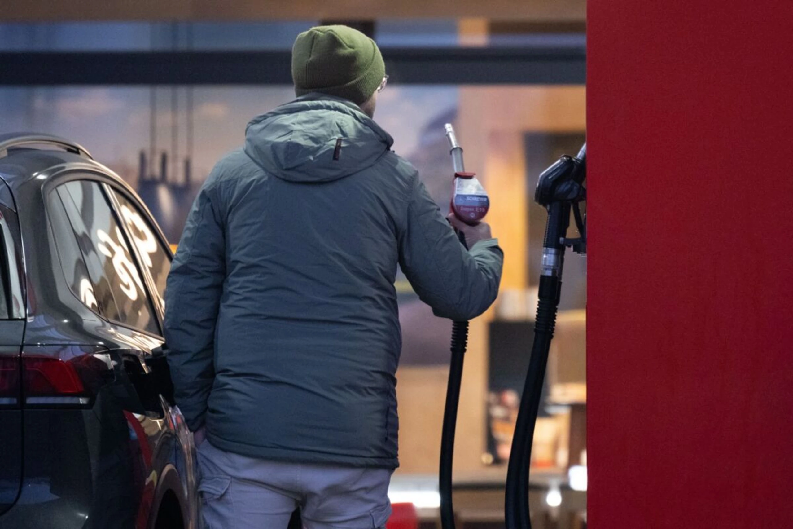 ++ ARCHIVBILD ++ Deutlicher Anstieg seit Beginn des Iran-Kriegs