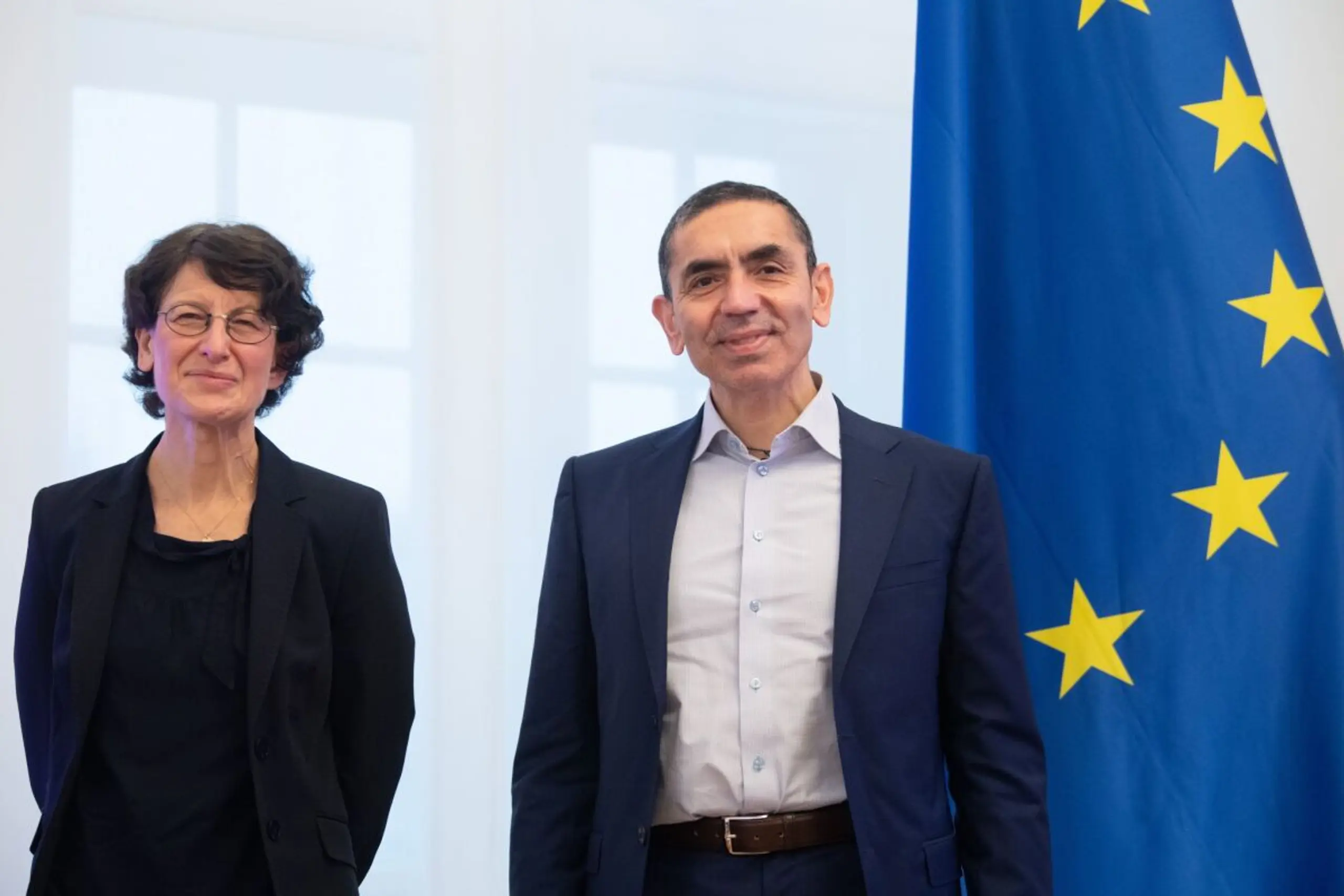 ++ ARCHIVBILD ++ Die Biontech-Gründer Özlem Türeci (l.) und Ugur Sahin (r.)