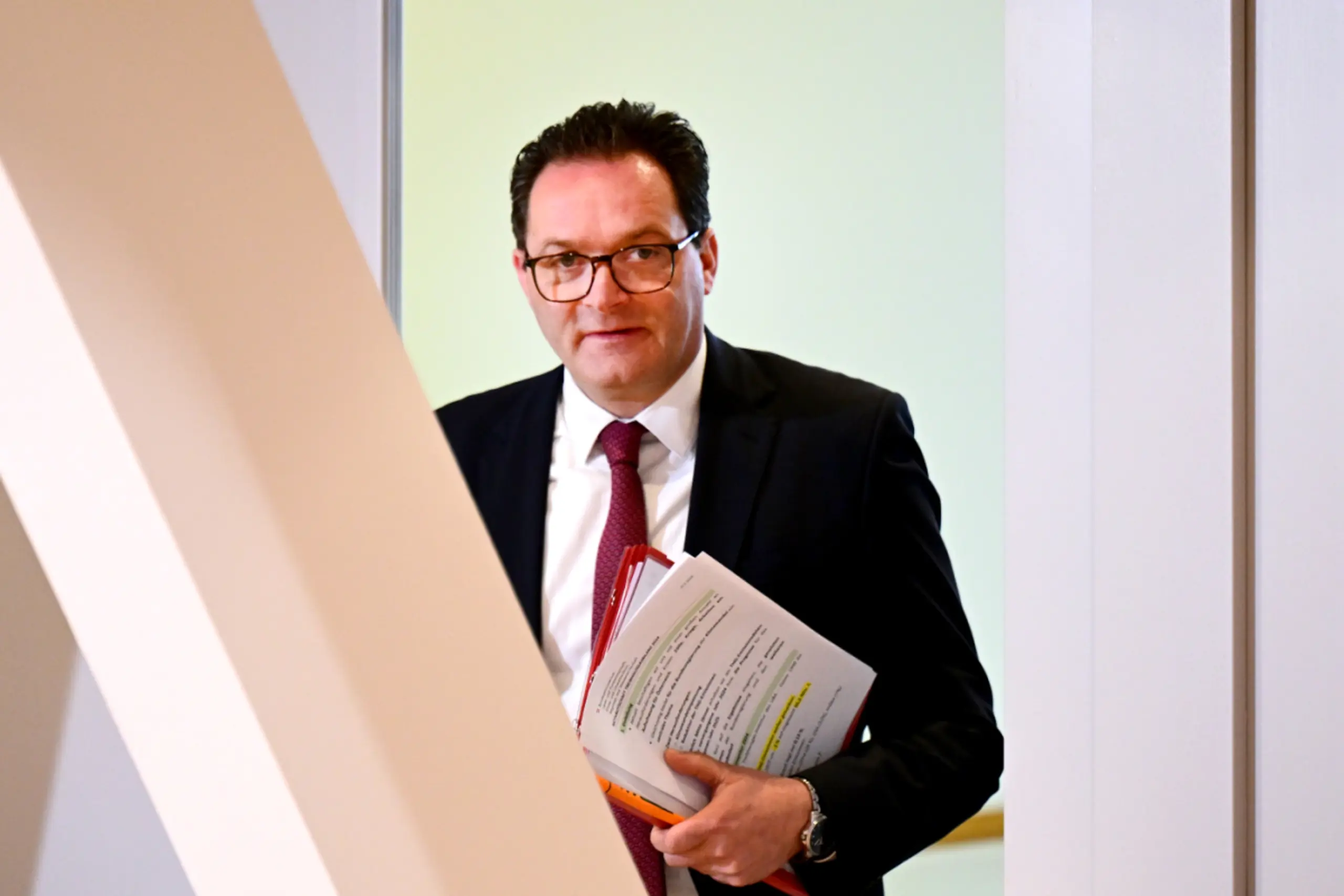 Minister Totschnig übermittelte Entwurf für Klimagesetz