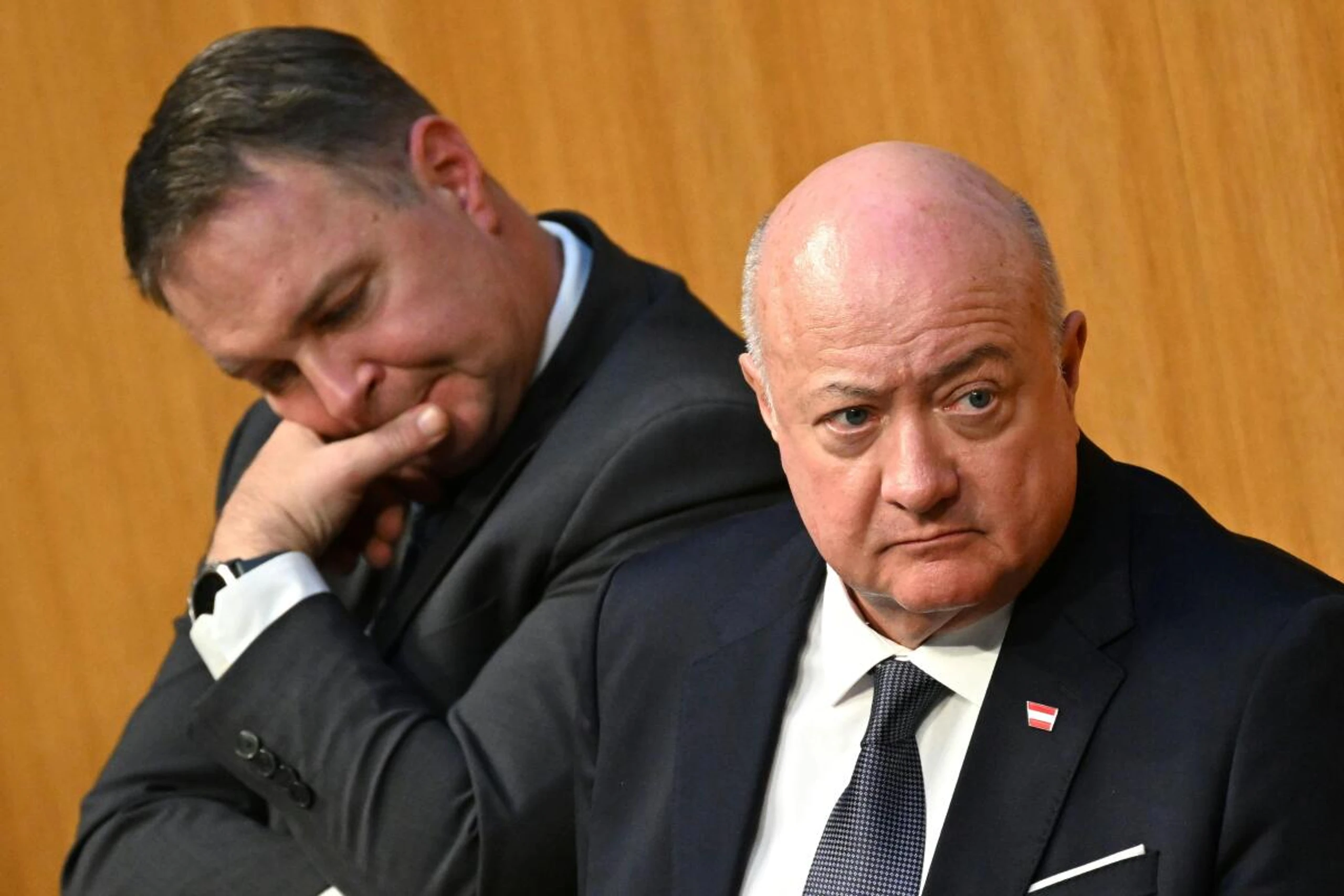 Vizekanzler Babler (li.) und Bundeskanzler Stocker noch nicht einig