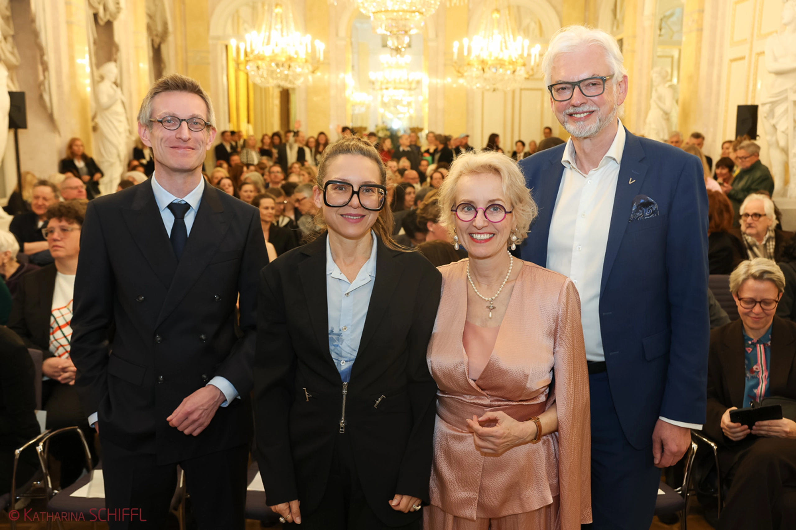 „Care Matters“ in der Albertina: Unsichtbares sichtbar machen