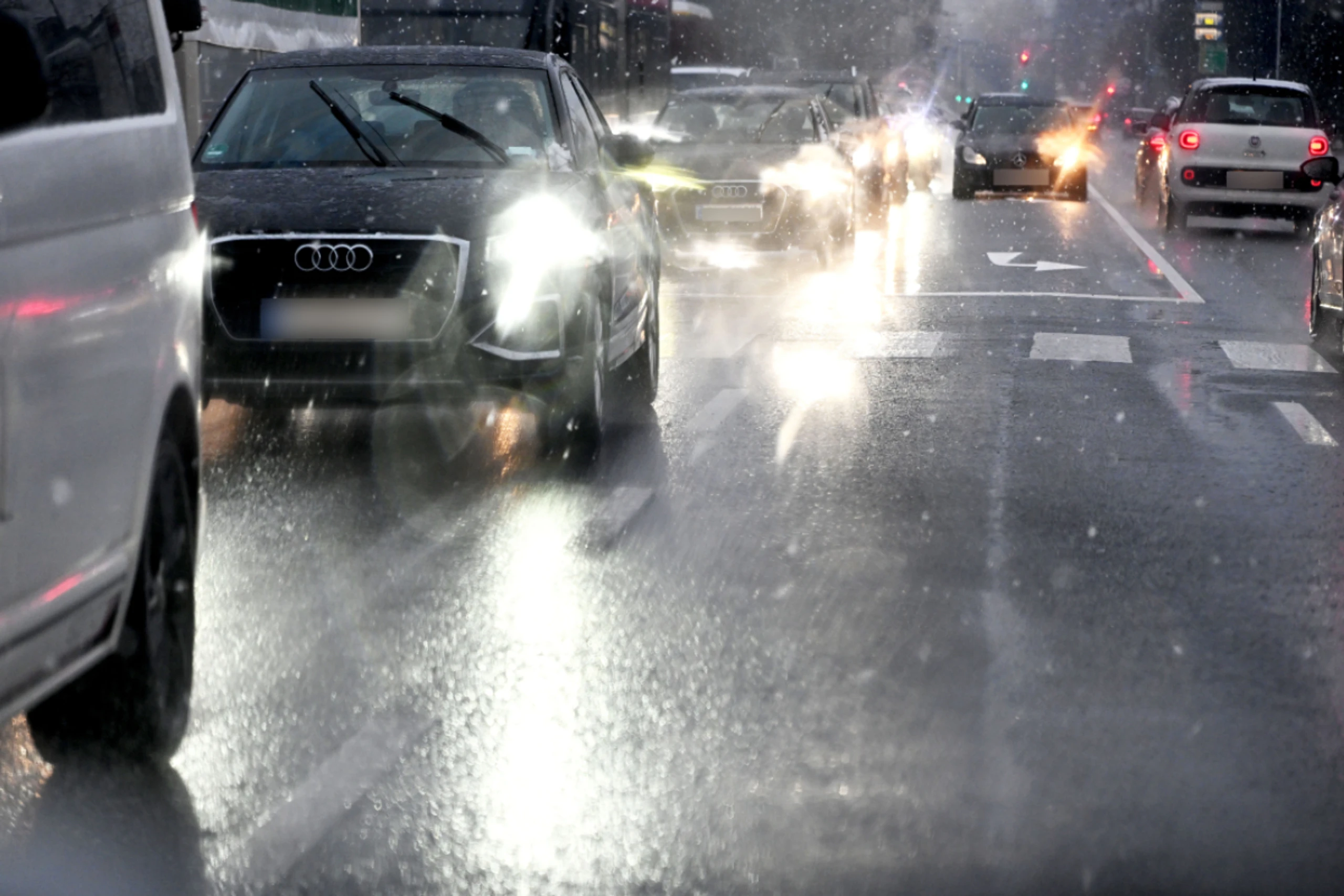 Multitasking kann besonders beim Autofahren gefährlich werden