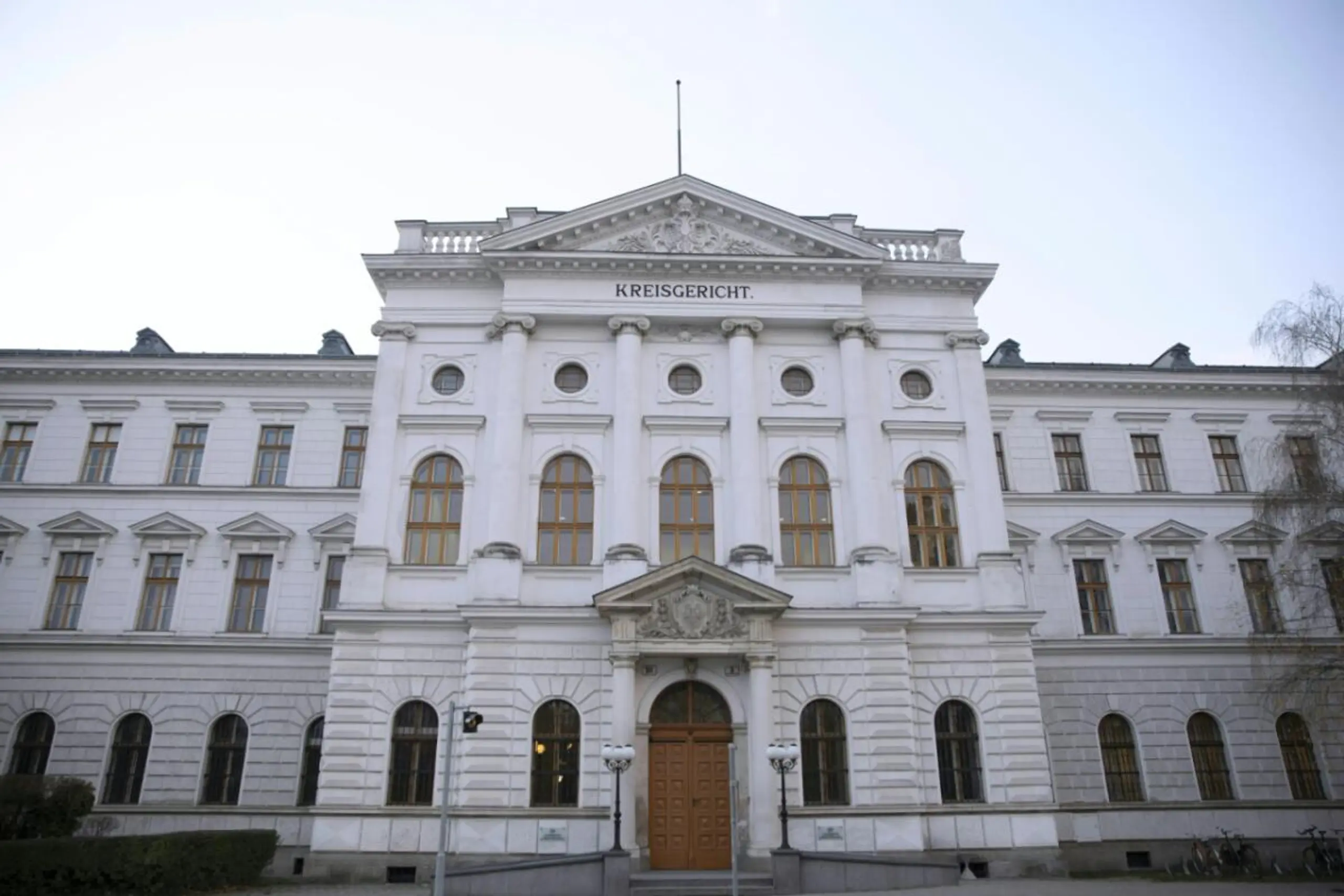 Schauplatz wird das Landesgericht Wiener Neustadt sein