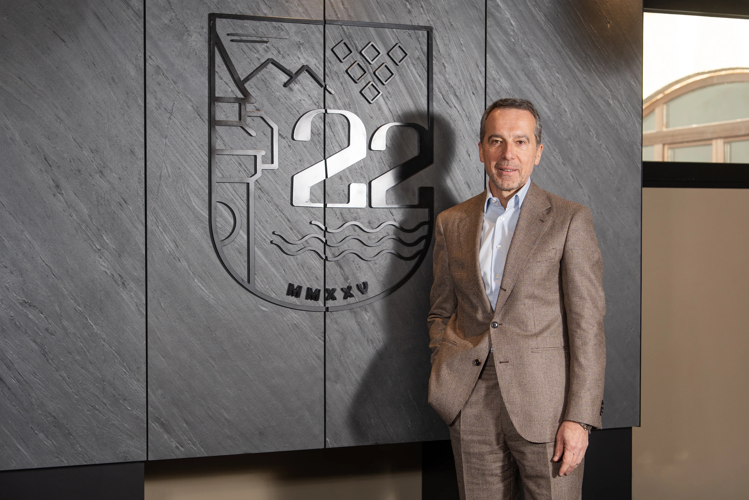 Ex-Bundeskanzler Christian Kern beehrt Membersclub J22