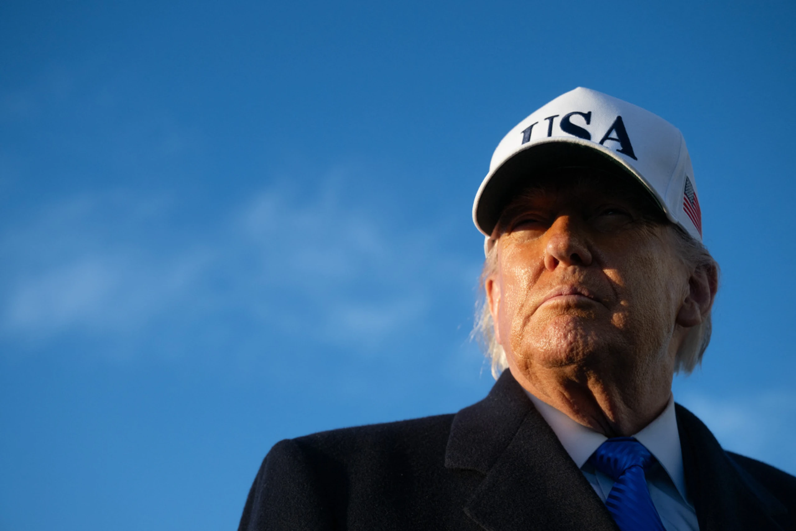 Trump präsentiert stolz die Arbeit des US-Militärs