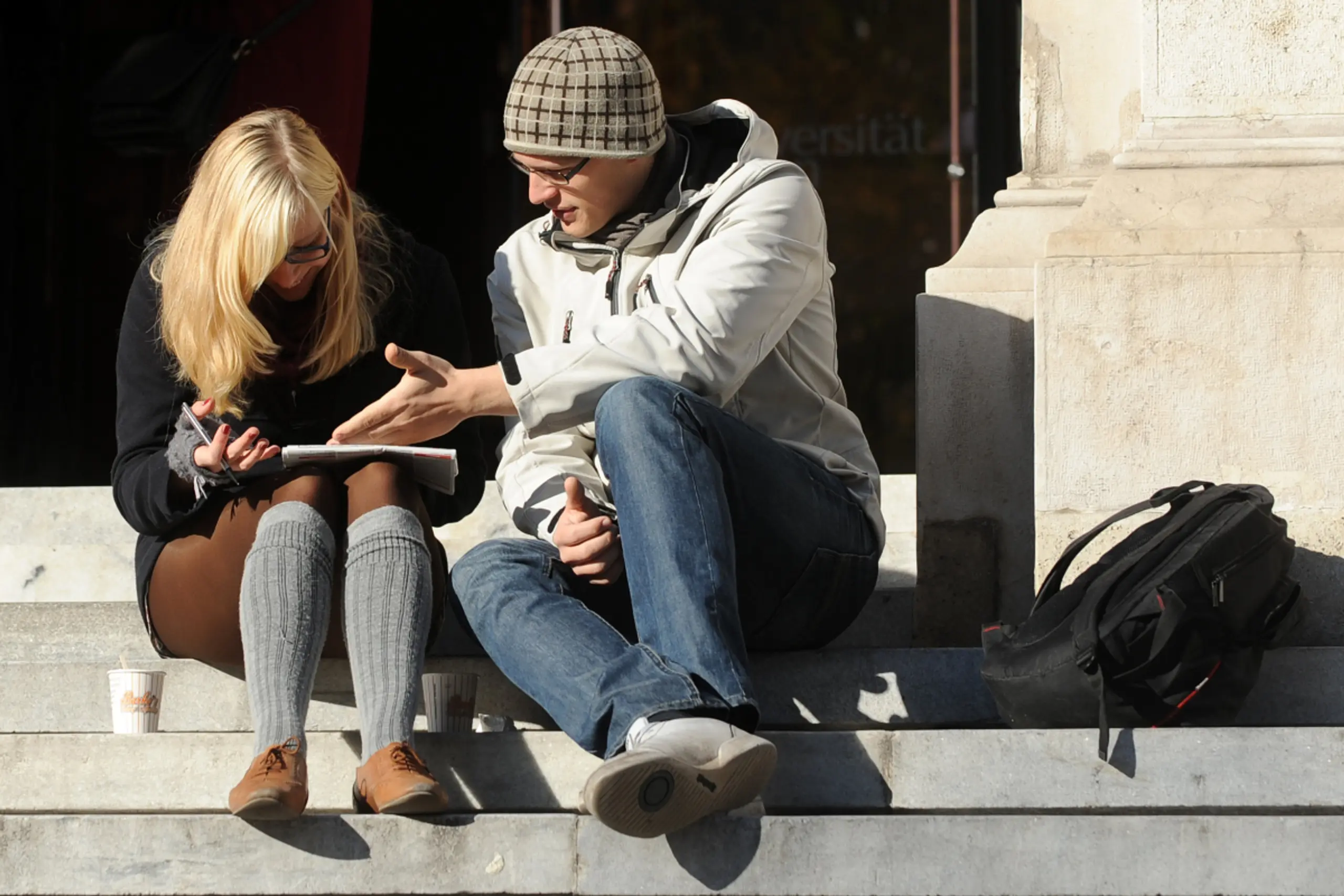 Die Mehrheit zieht hierzulande mit Mitte 20 von zuhause aus