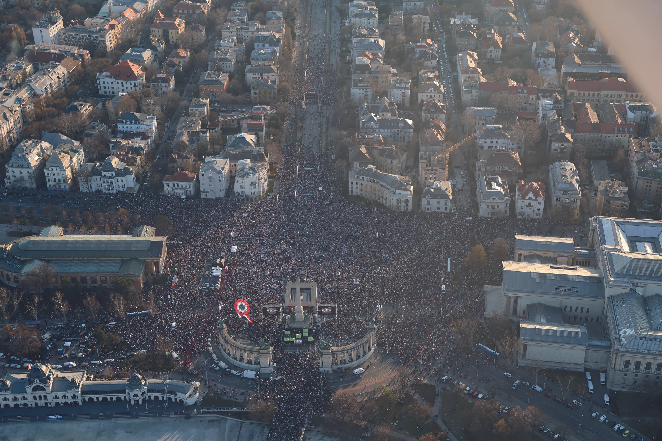 Wahlkampf in Ungarn: Orbáns Zukunft auf der Kippe