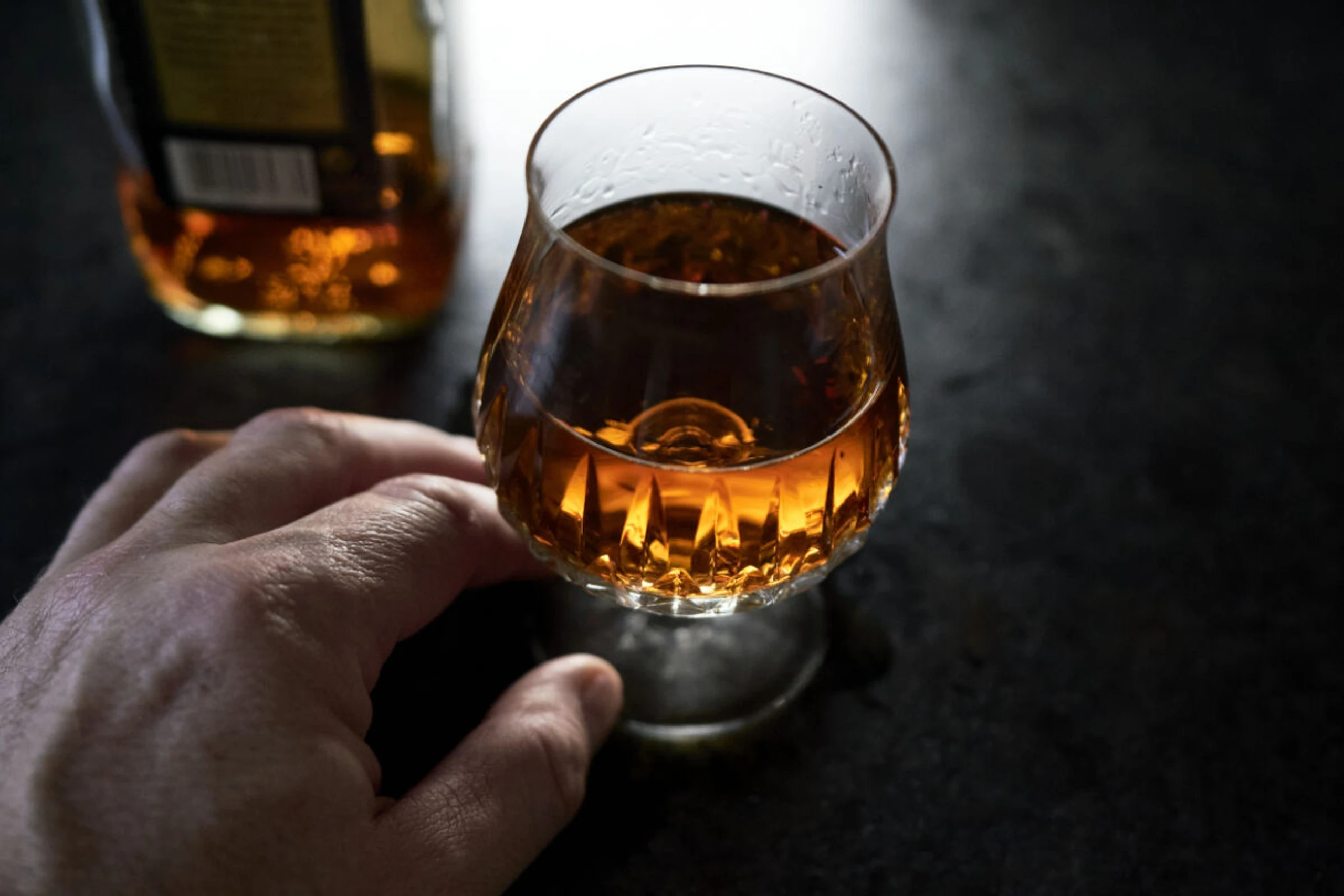 Männliche Gehirne reagieren erst unter Alkohol stark auf Stress