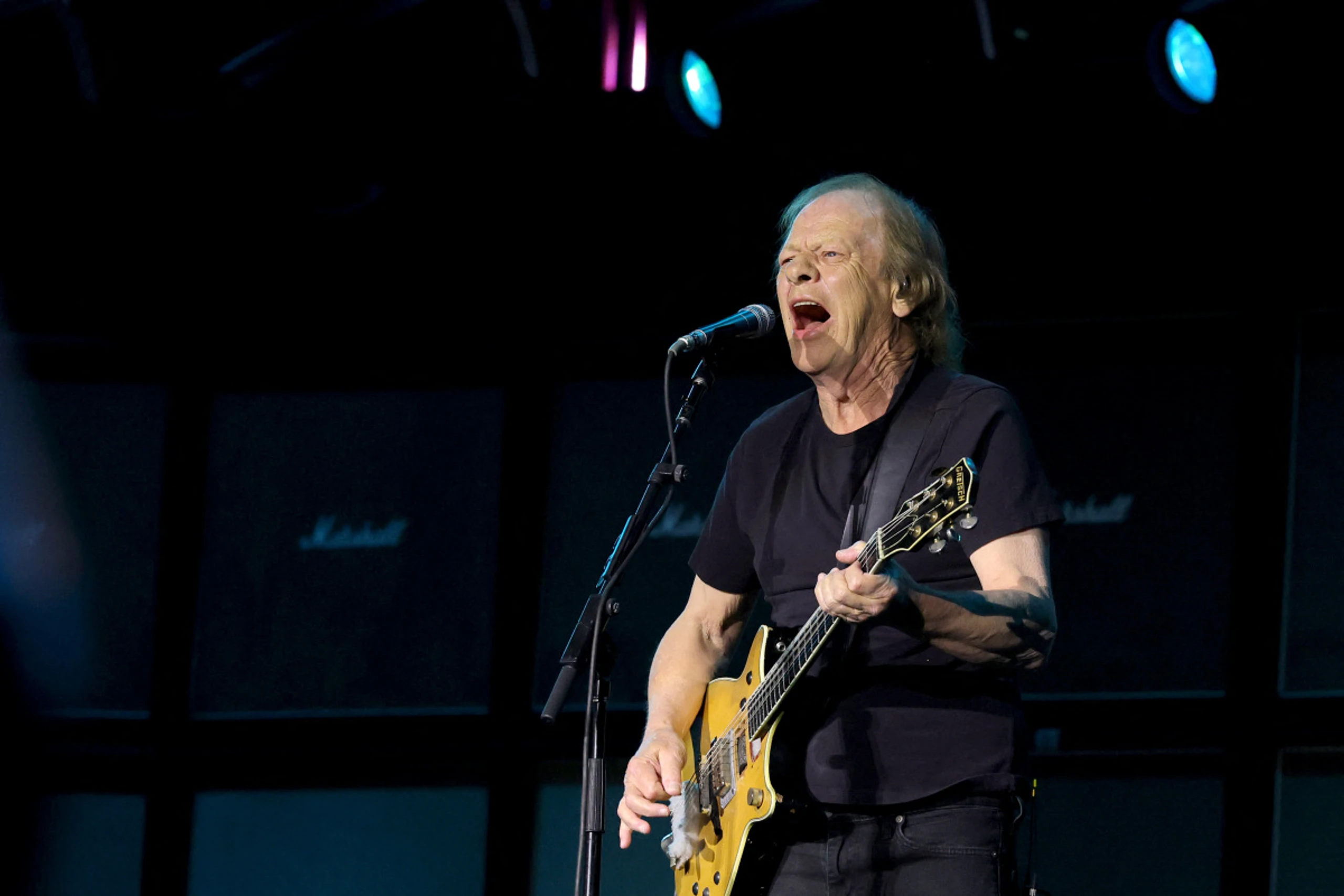 Stevie Young unterzieht sich in Buenos Aires einiger Untersuchungen