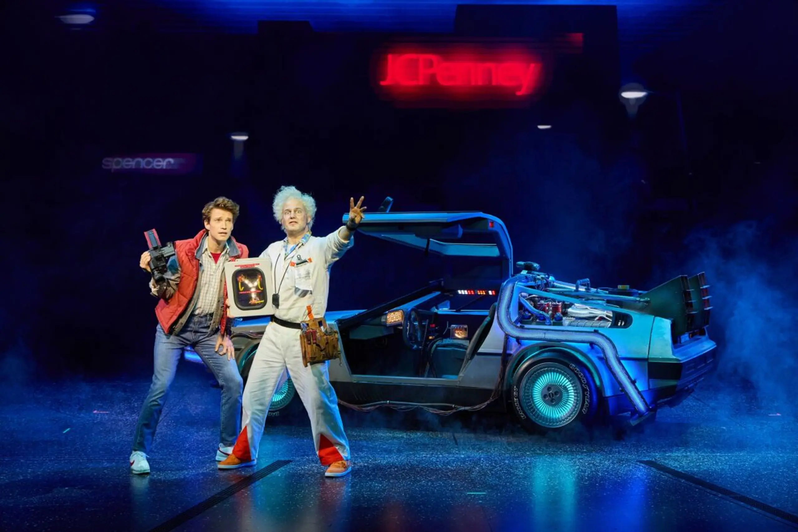 Marty McFly und Doc Brown im Musical "Zurück in die Zukunft"