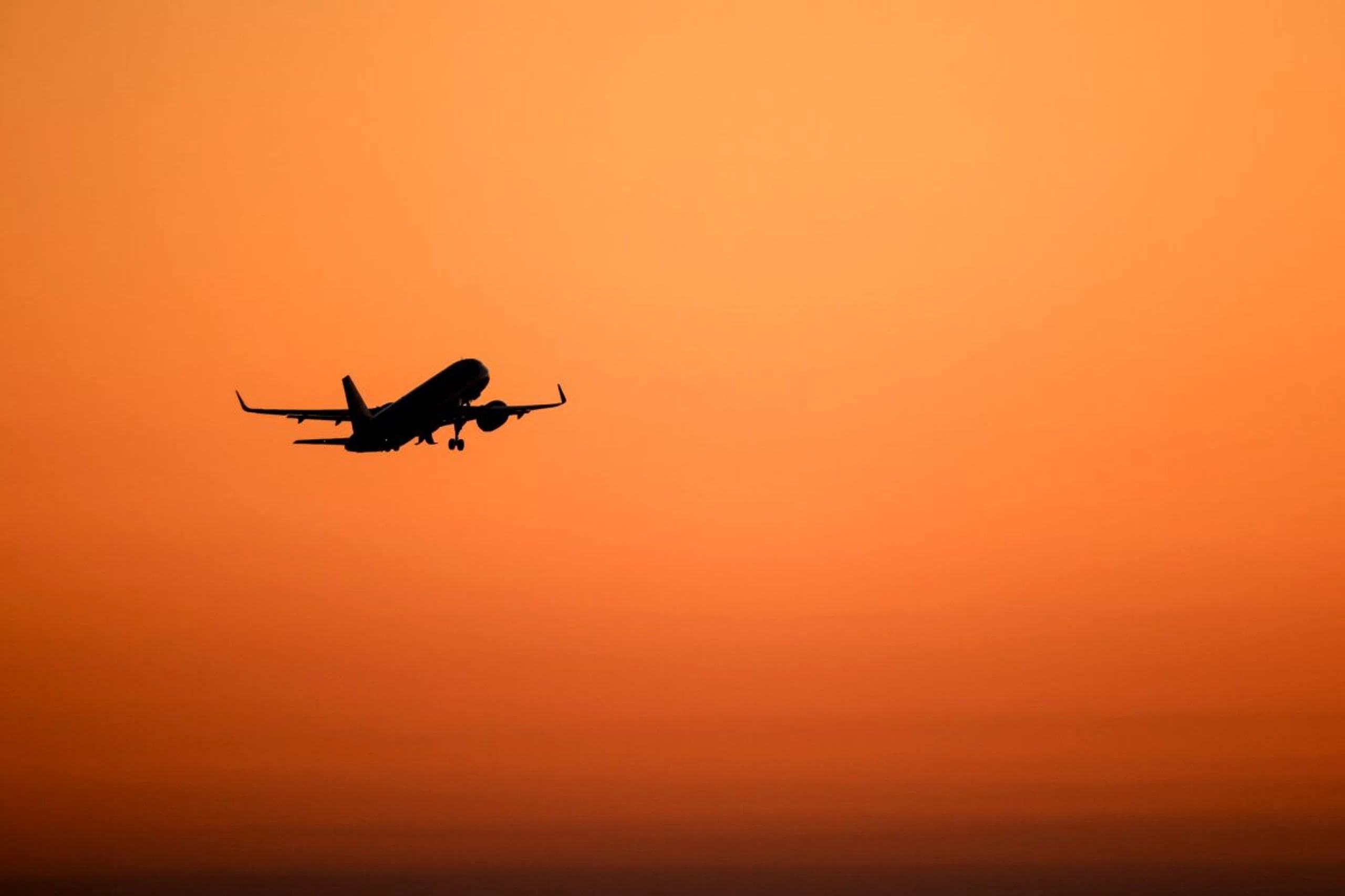 ++ ARCHIVBILD ++ Der Flug geht einen Tag früher als geplant - was dann?