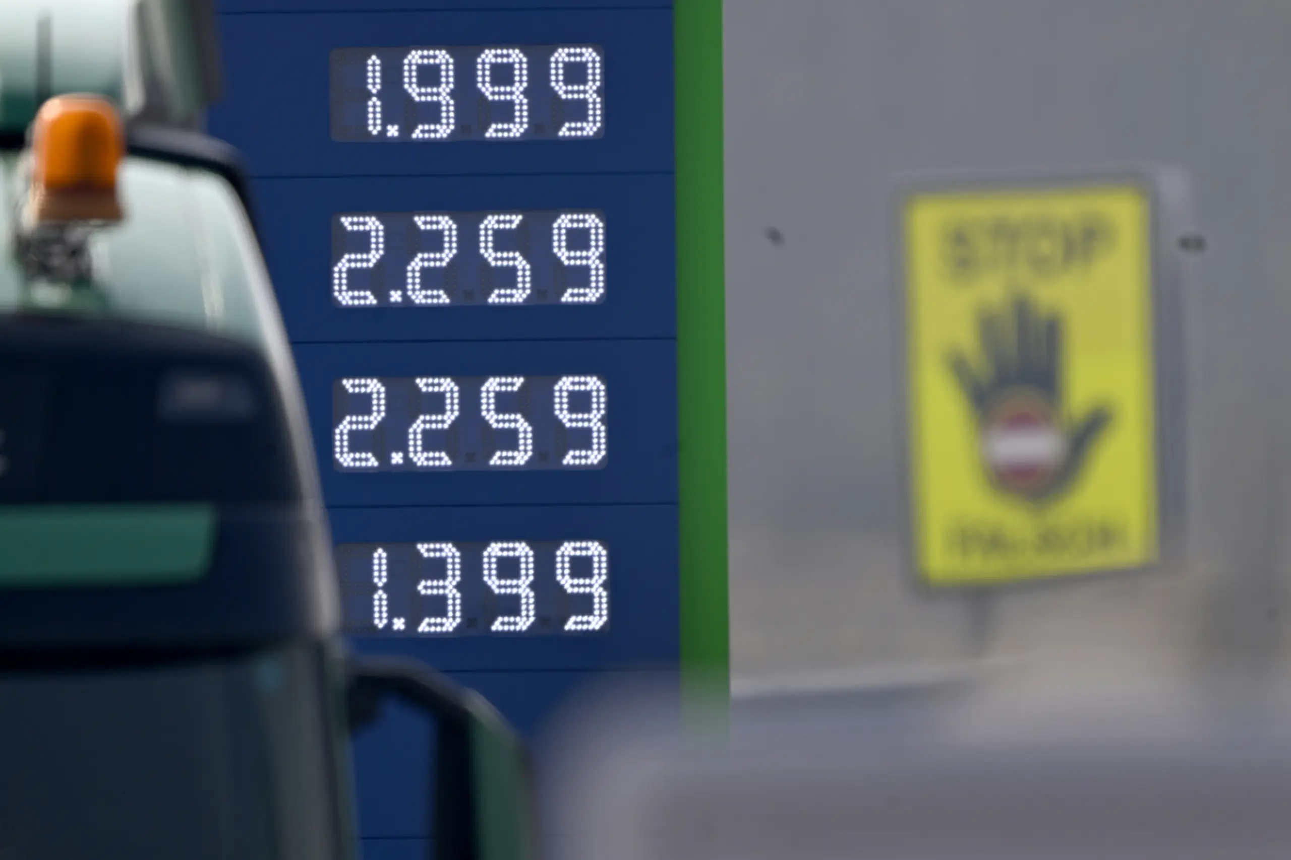 Sprit kostet bereits um 50 Cent mehr als vor Beginn des Krieges