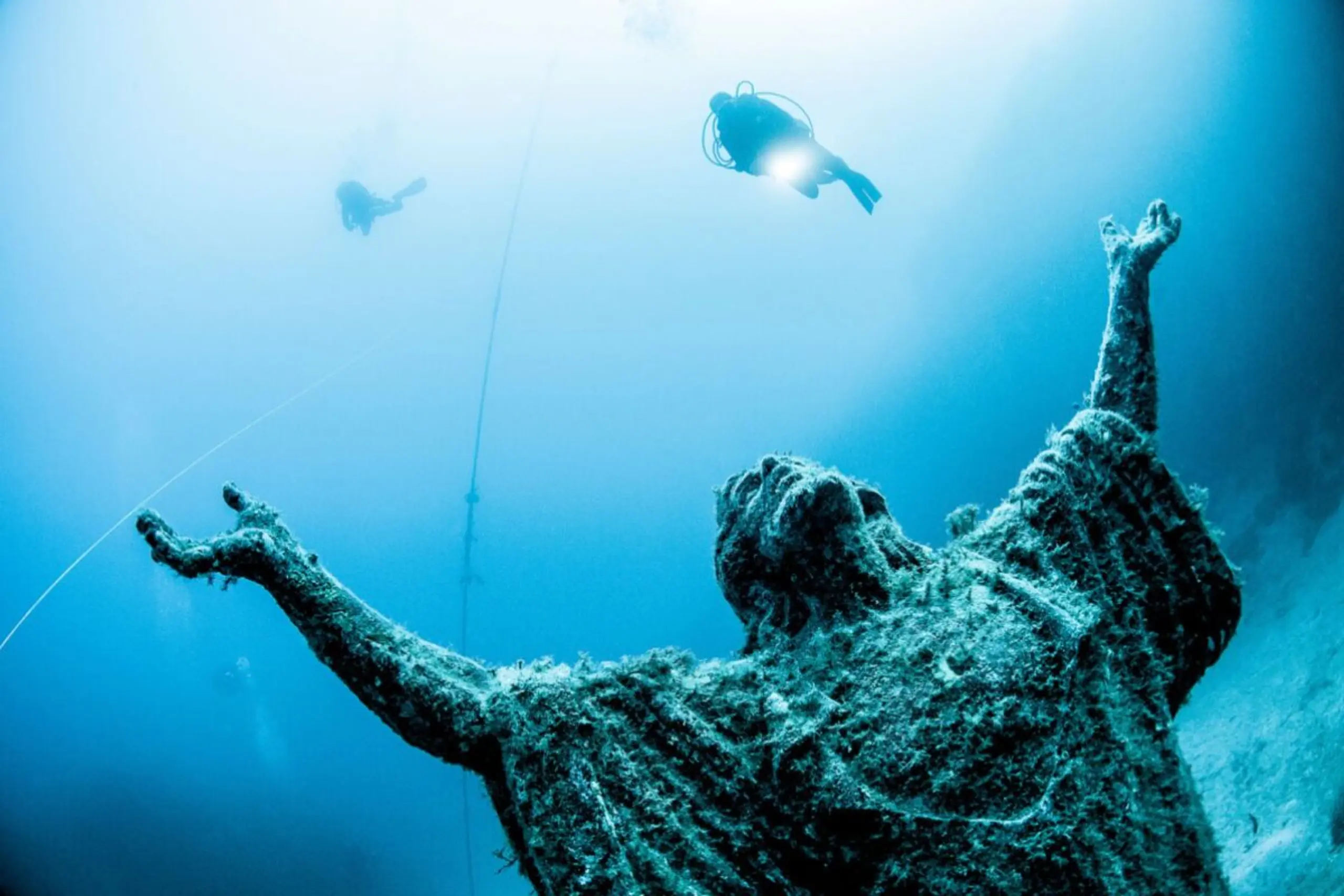 Ein beliebtes Ziel für Taucher: die Statue "Kristu tal-Baħħara"