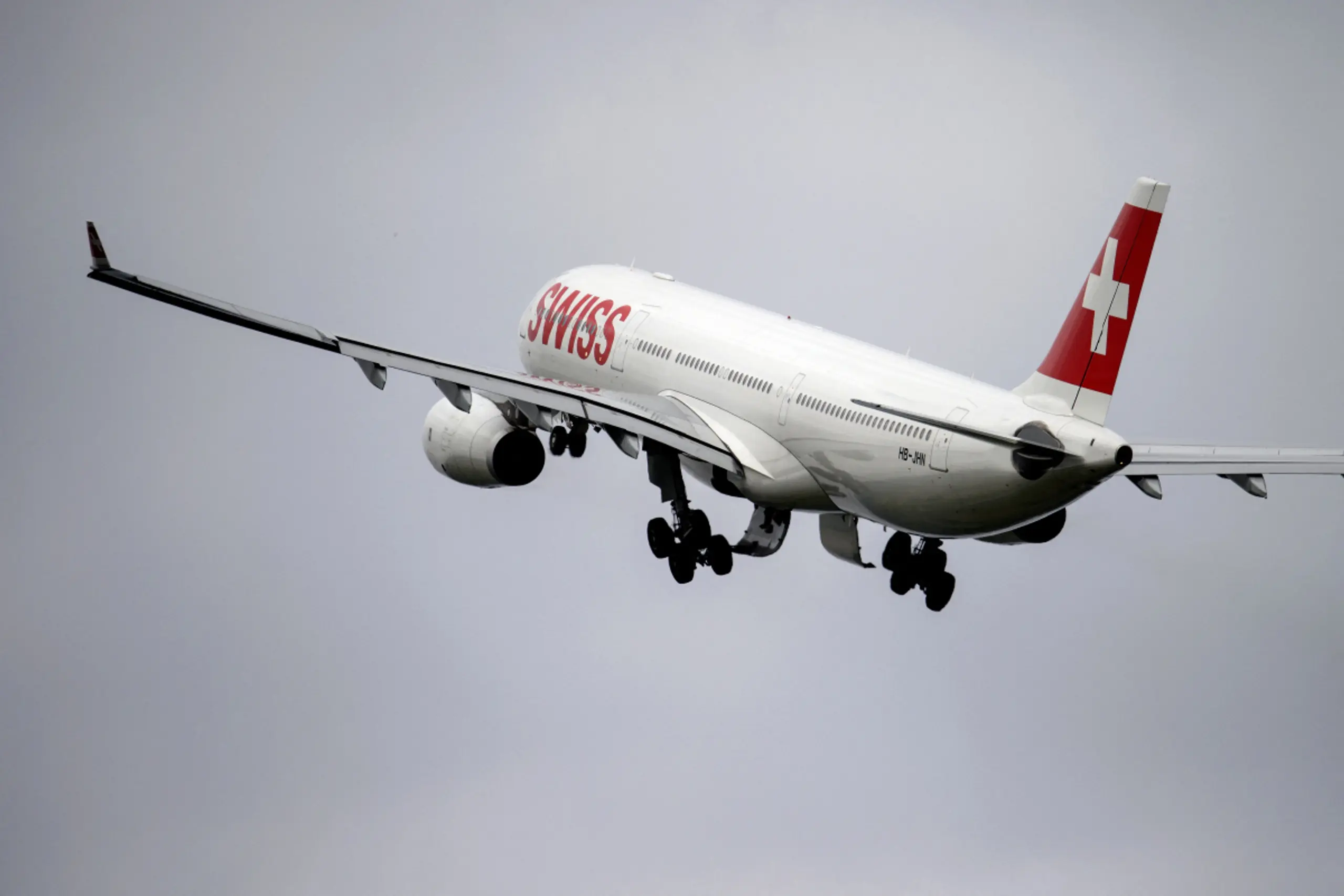 Personalmangel im Cockpit und Flieger mit Triebwerksproblemen