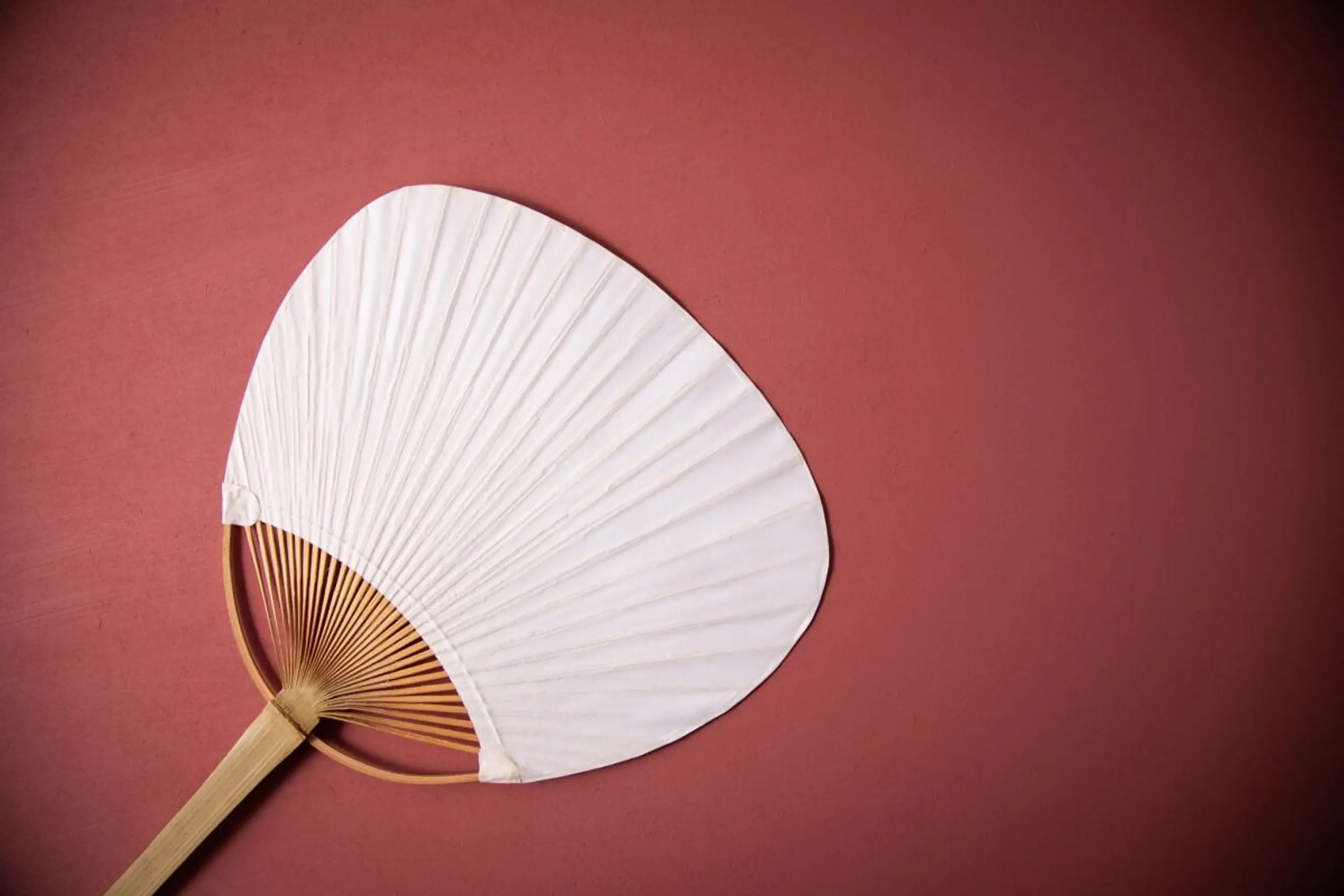 Hitzewallungen treten meist erst nach der letzten Regelblutung auf