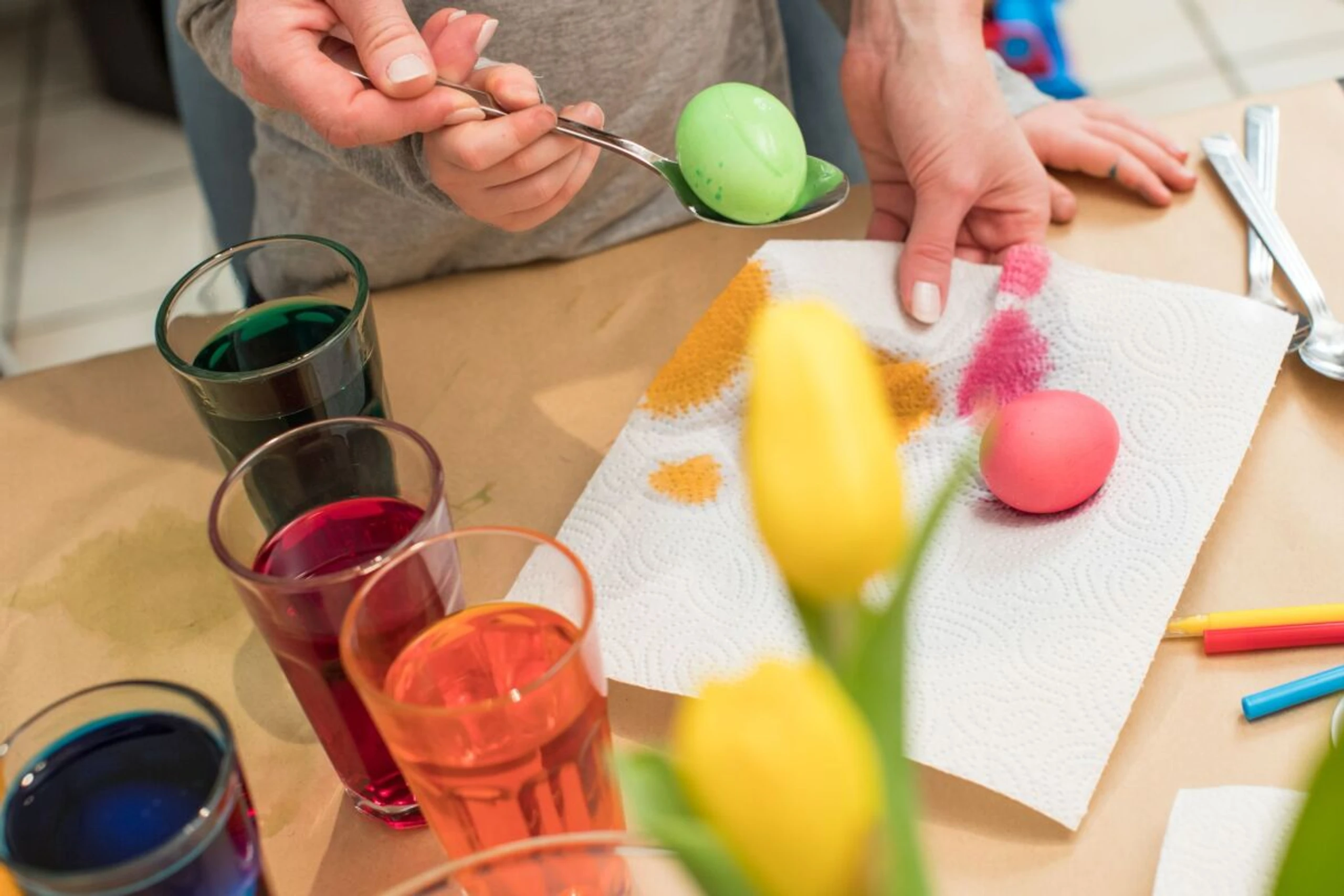 Bei der Wahl der Eierfarben lohnt sich ein Blick auf die Inhaltsstoffe