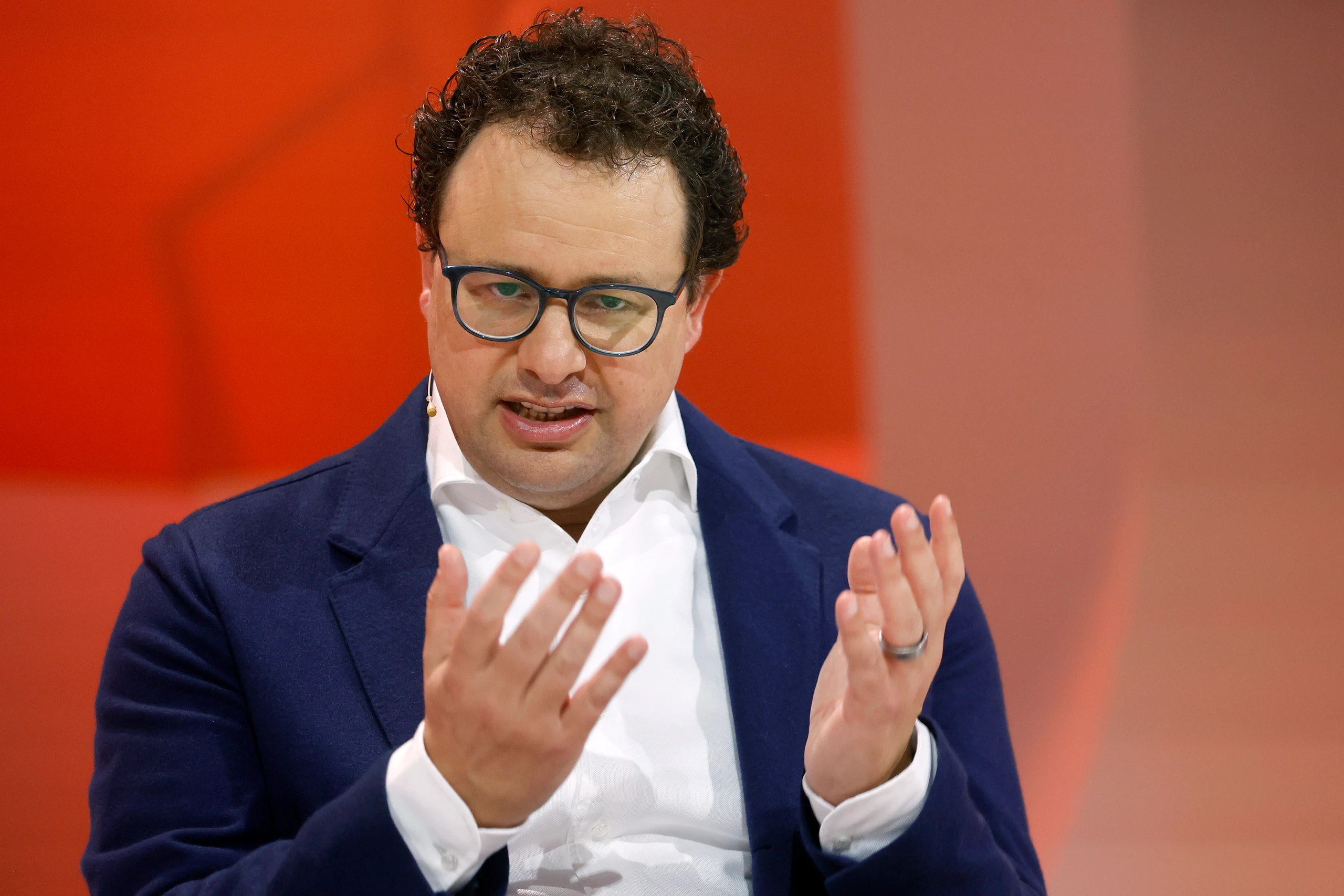 © Chesnot, Getty Images Blurred image background