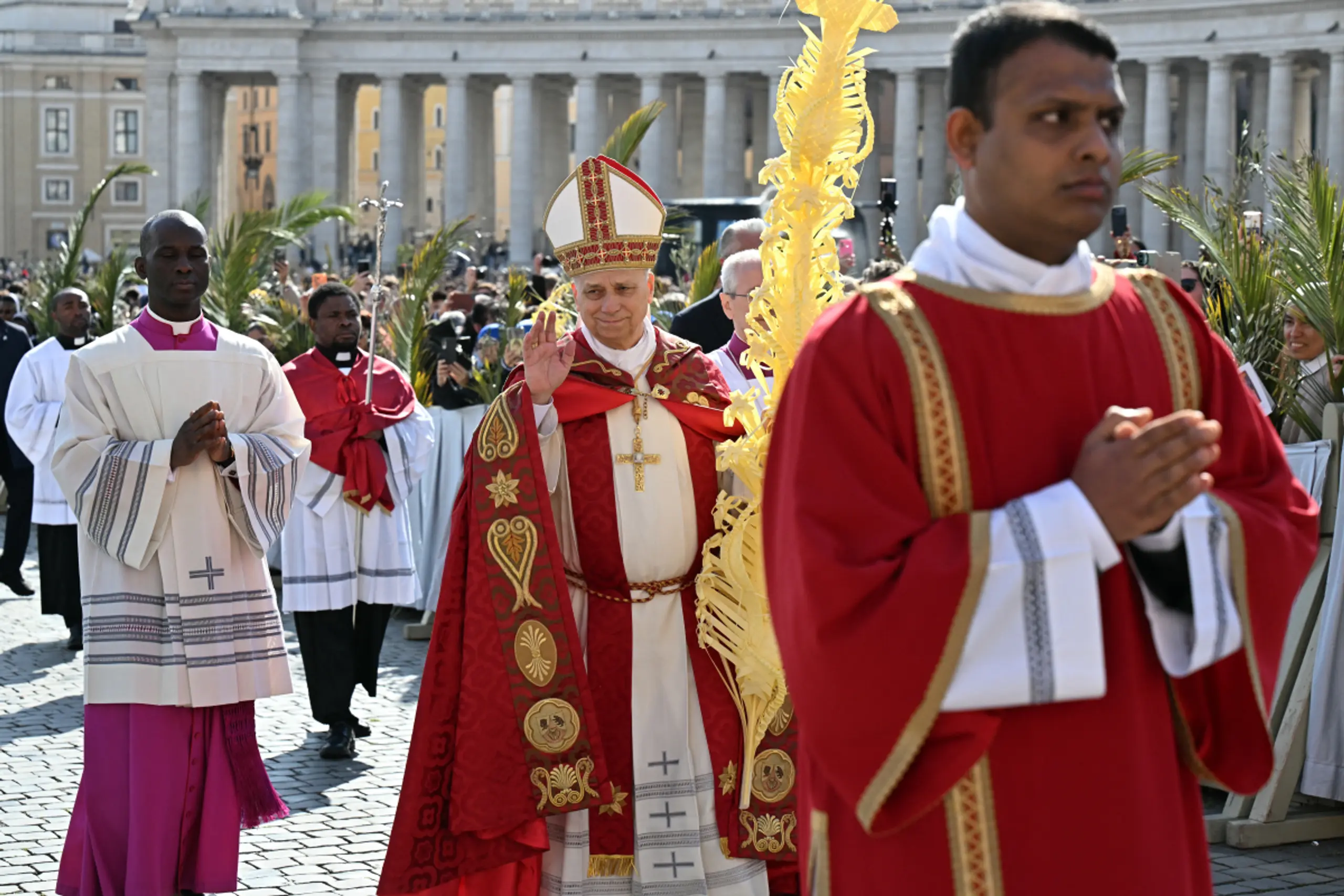 Papst zelebriert im Vatikan Messe zum Palmsonntag