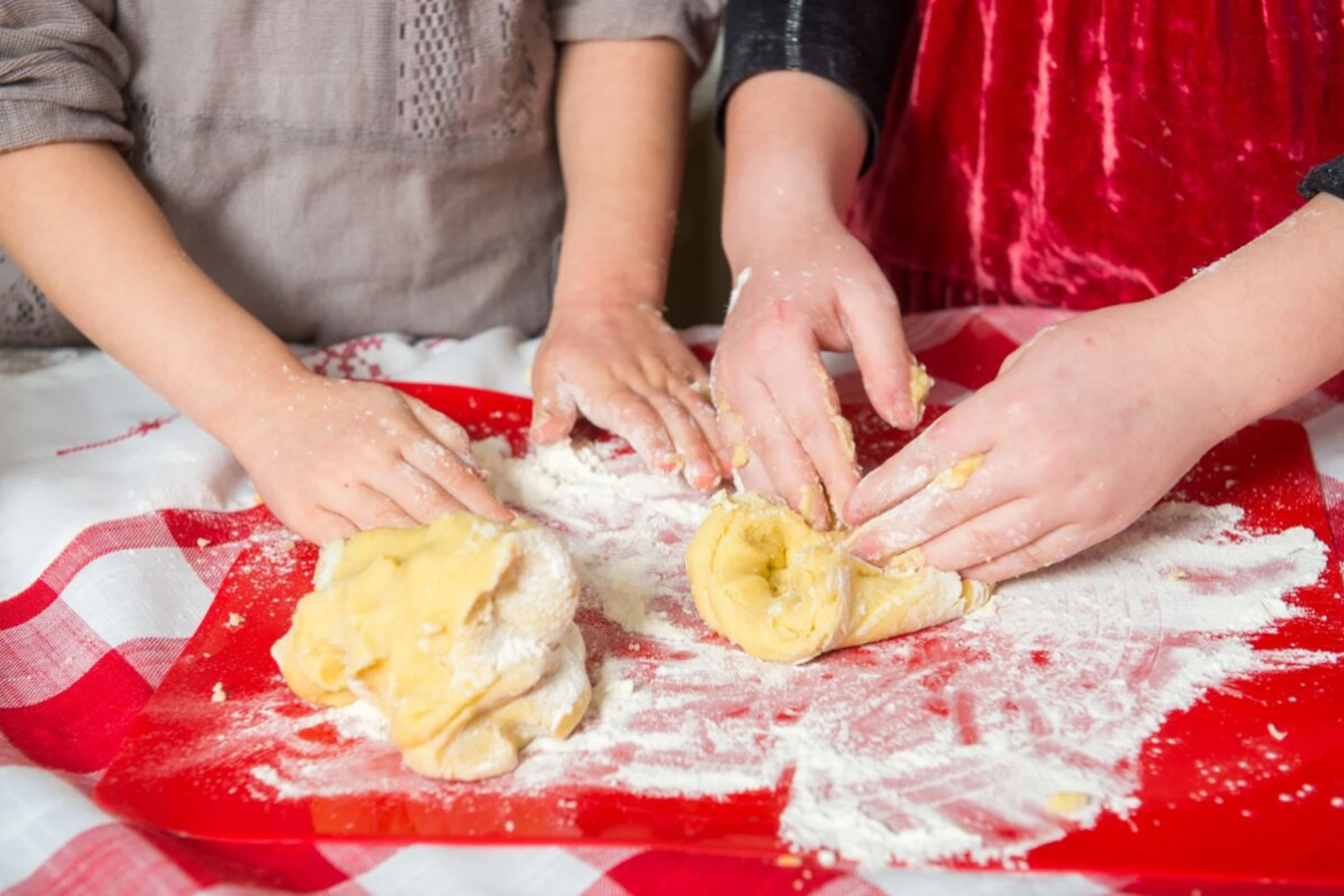 Roher Teig kann Bakterien enthalten