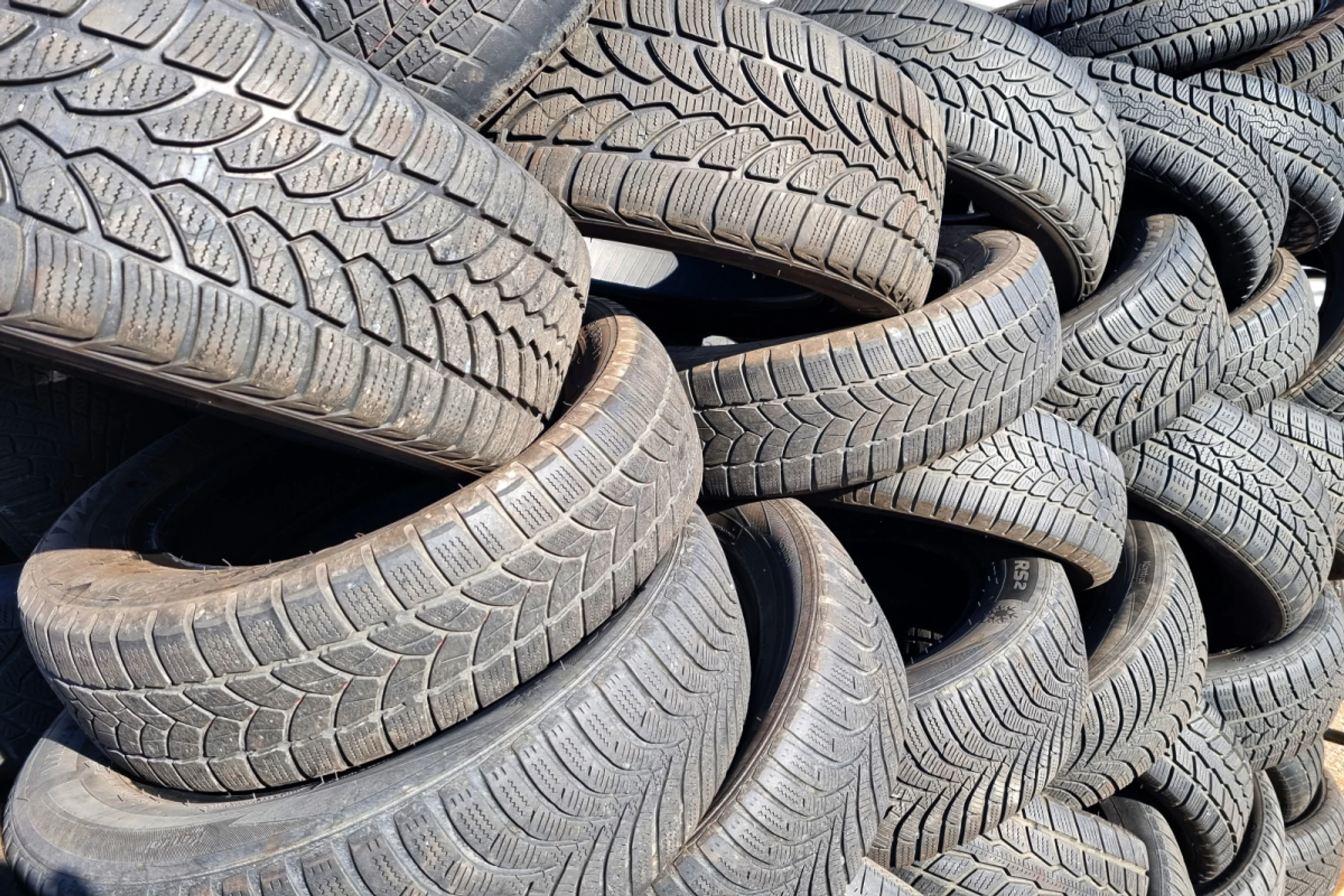 Hauptursache der Outdoor-Belastung durch Mikroplastik sind Autoreifen