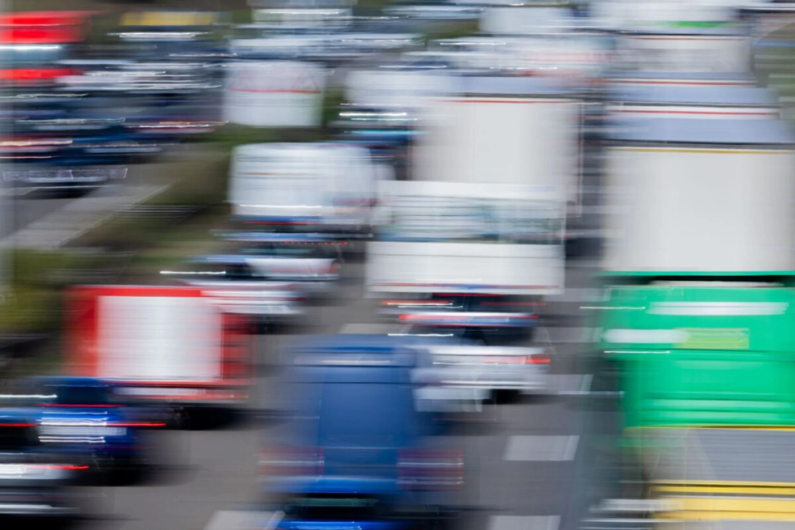 Es ist viel los auf den Straßen