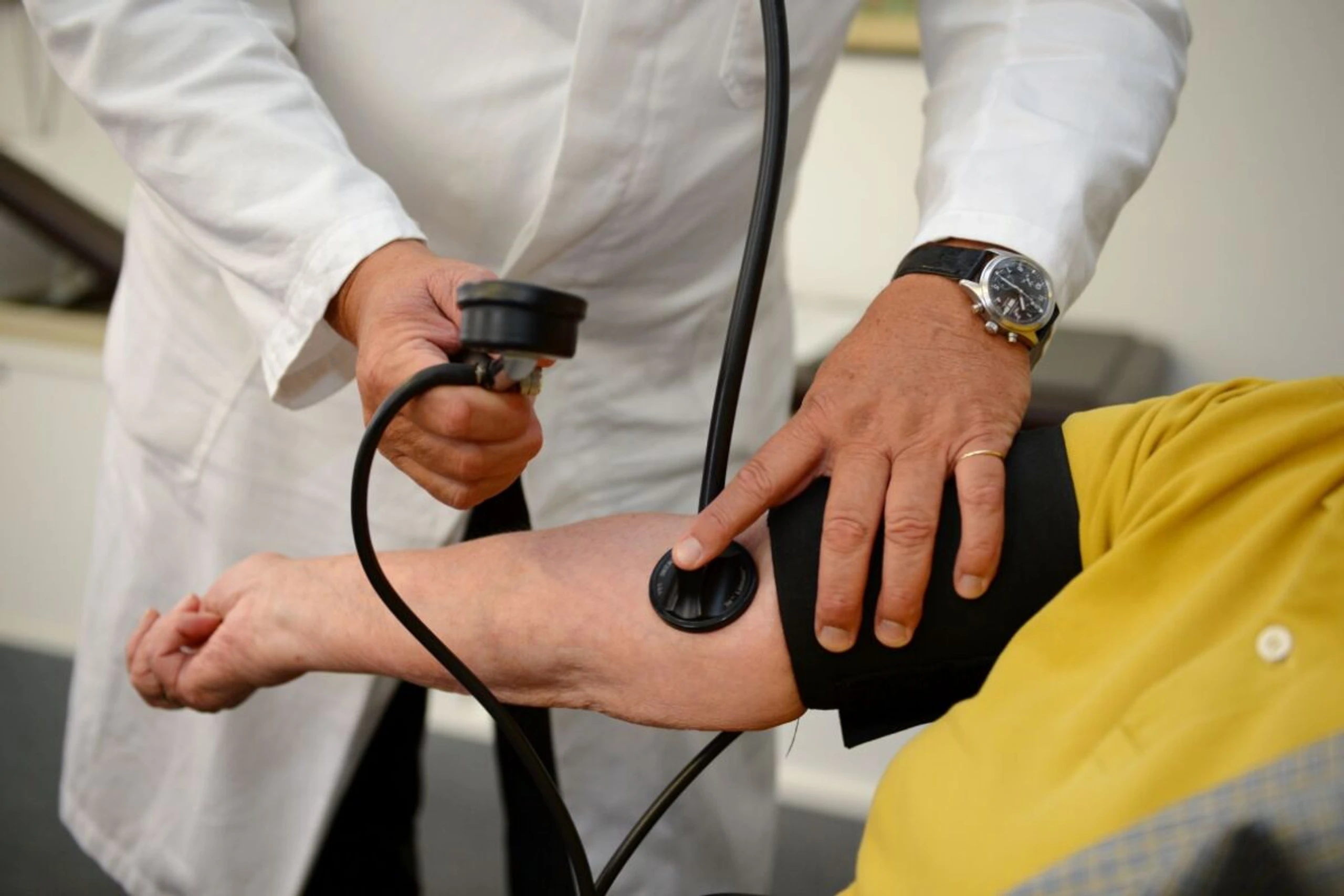 ++ ARCHIVBILD ++ Blutdruck unter Kontrolle halten