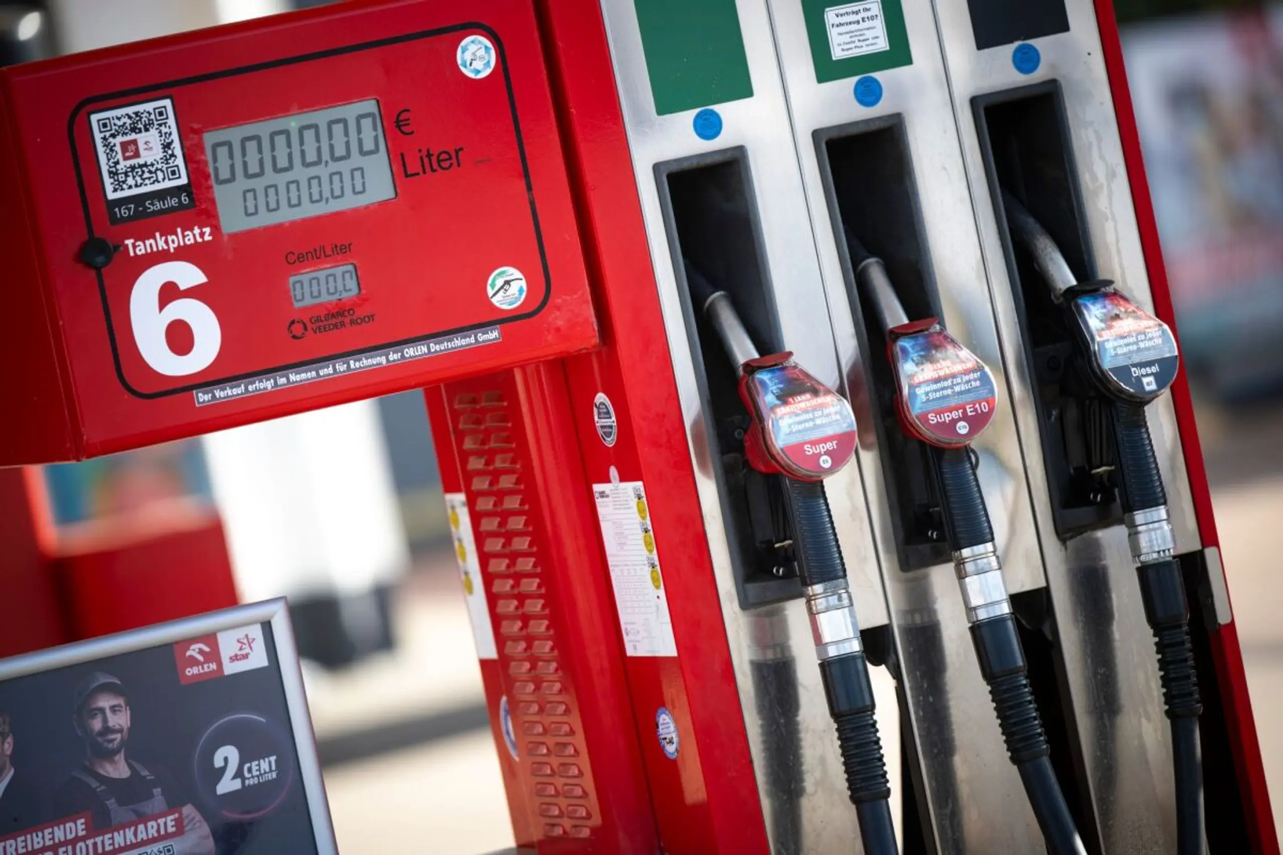 ++ ARCHIVBILD ++ Die Spritpreise schießen immer mehr nach oben