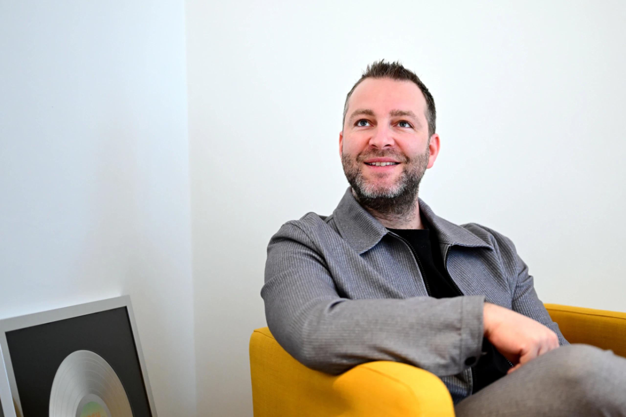 Josh. fällt das Lachen wieder leichter