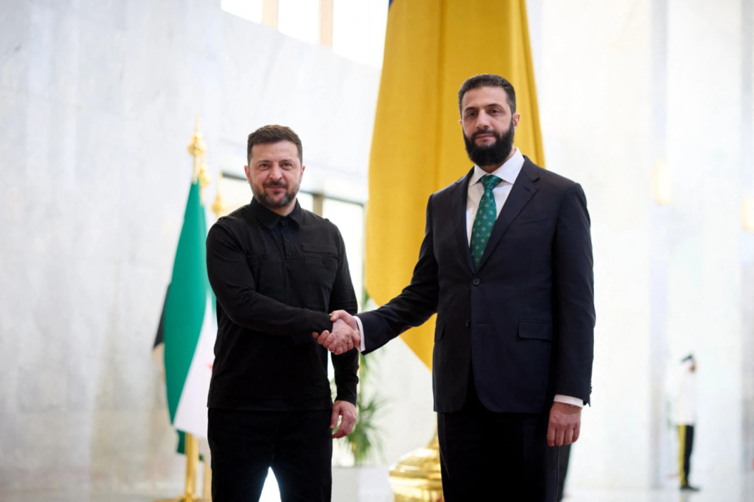 Selenskyj traf seinen syrischen Amtskollegen Ahmed al-Sharaa