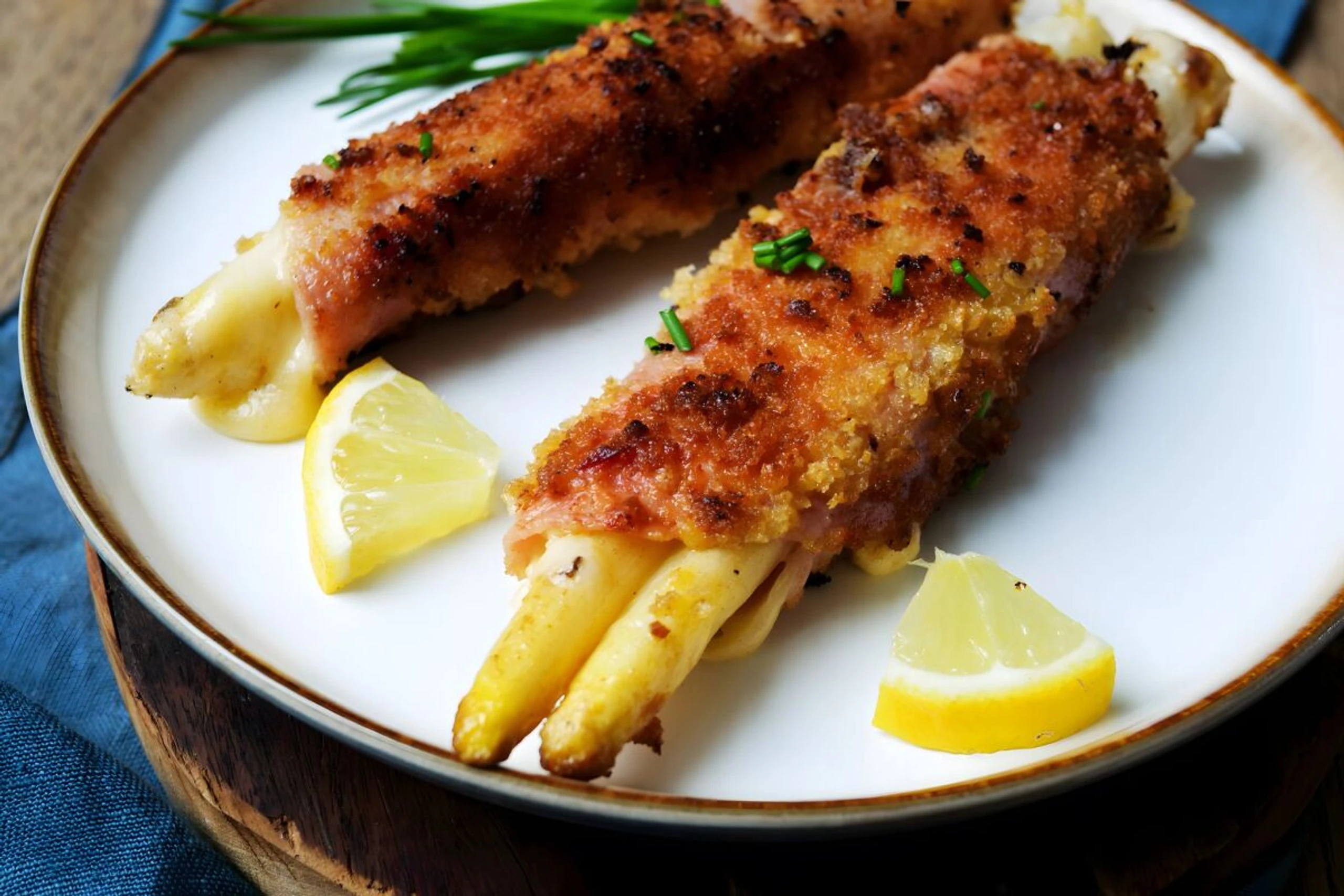 Raffiniert und doch schnell zubereitet ist dieses Spargel-Cordon-Bleu